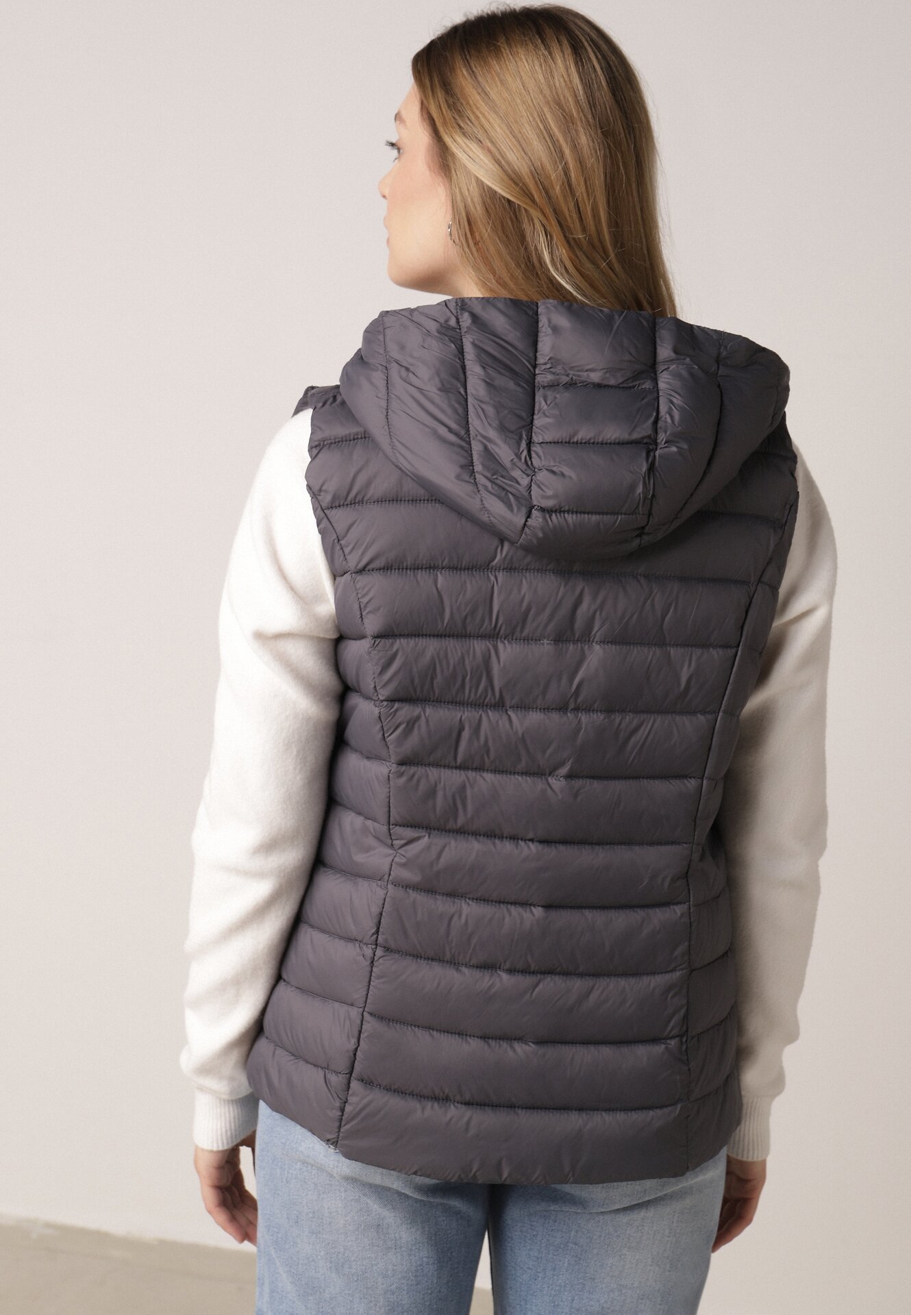 Szara Pikowana Kamizelka Przejściowa z Kapturem Neanissa