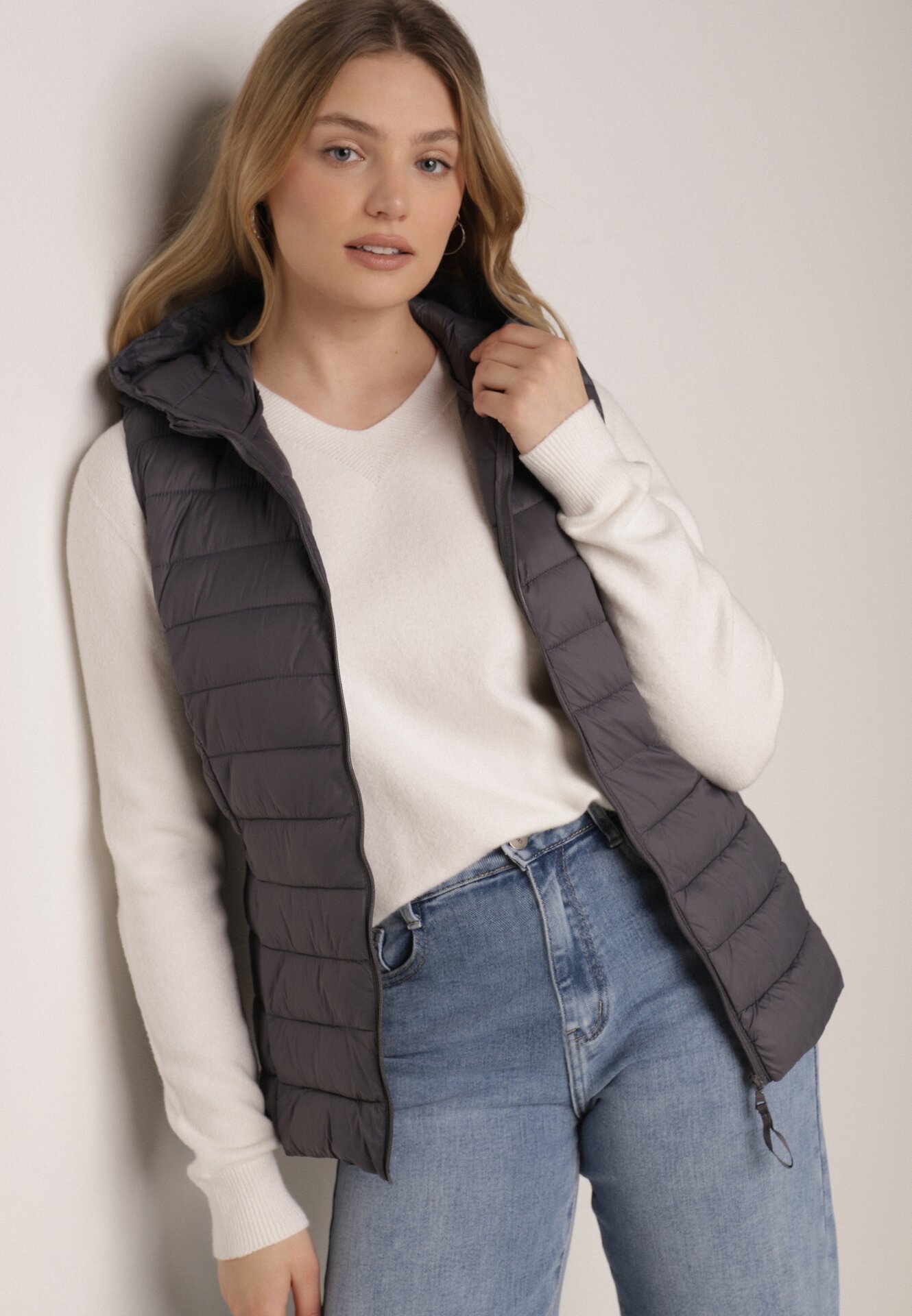 Szara Pikowana Kamizelka Przejściowa z Kapturem Neanissa