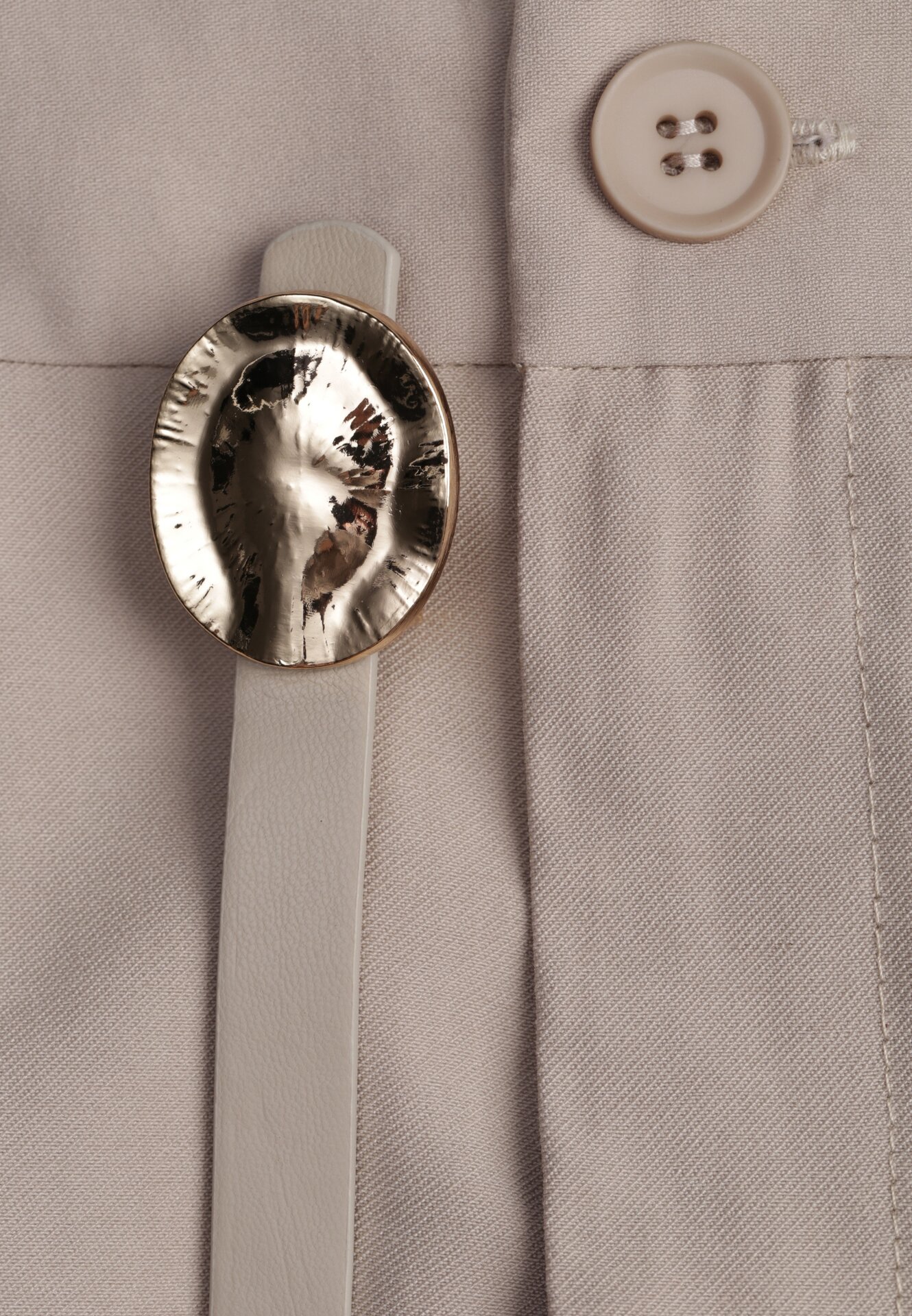 Beżowa Wiskozowa Spódnica o Rozkloszowanym Kroju z Plisami i Paskiem Rolea