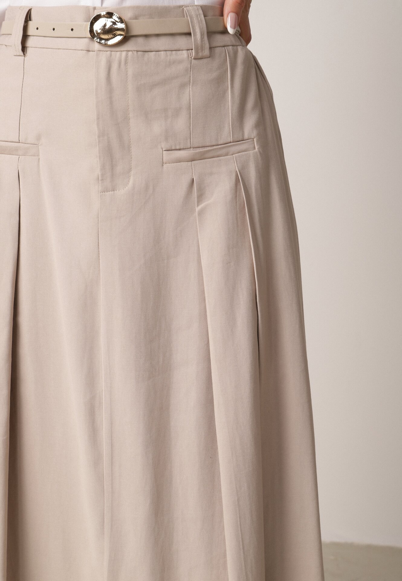 Beżowa Wiskozowa Spódnica o Rozkloszowanym Kroju z Plisami i Paskiem Rolea