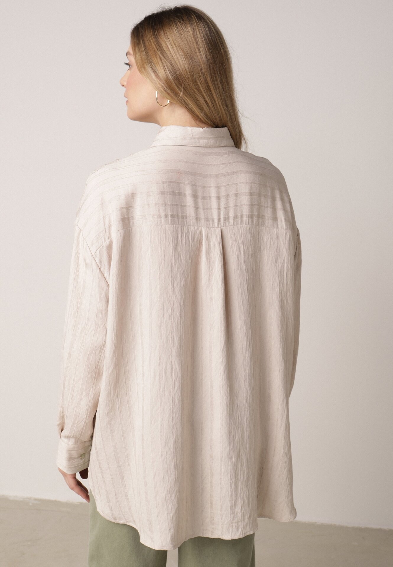 Beżowa Wiskozowa Koszula z Dodatkiem Lnu z Tkaniny Strukturalnej Noma