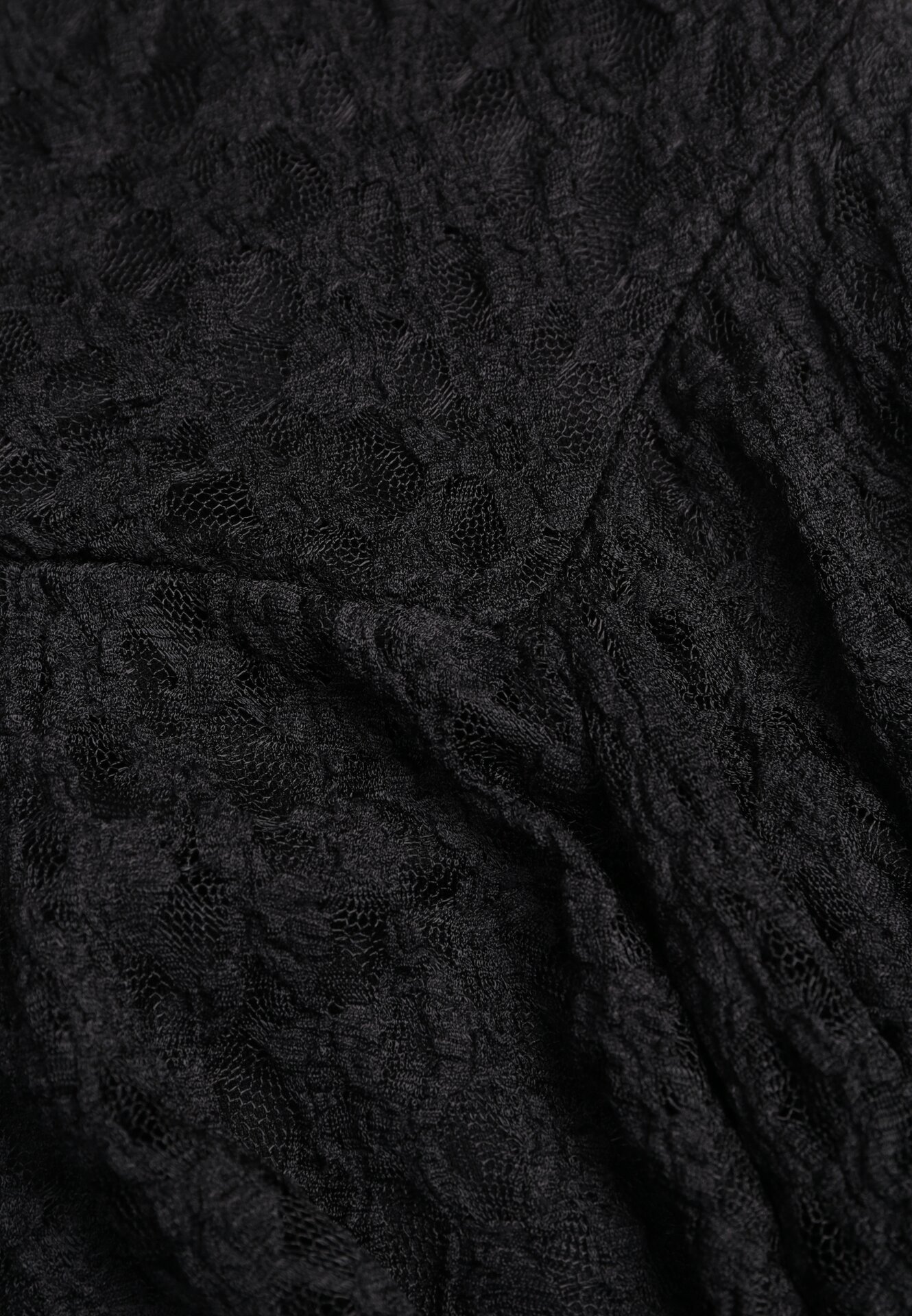 Czarna Rozkloszowana Sukienka z Koronki z Wiązaniem i Odkrytymi Plecami Bernisa