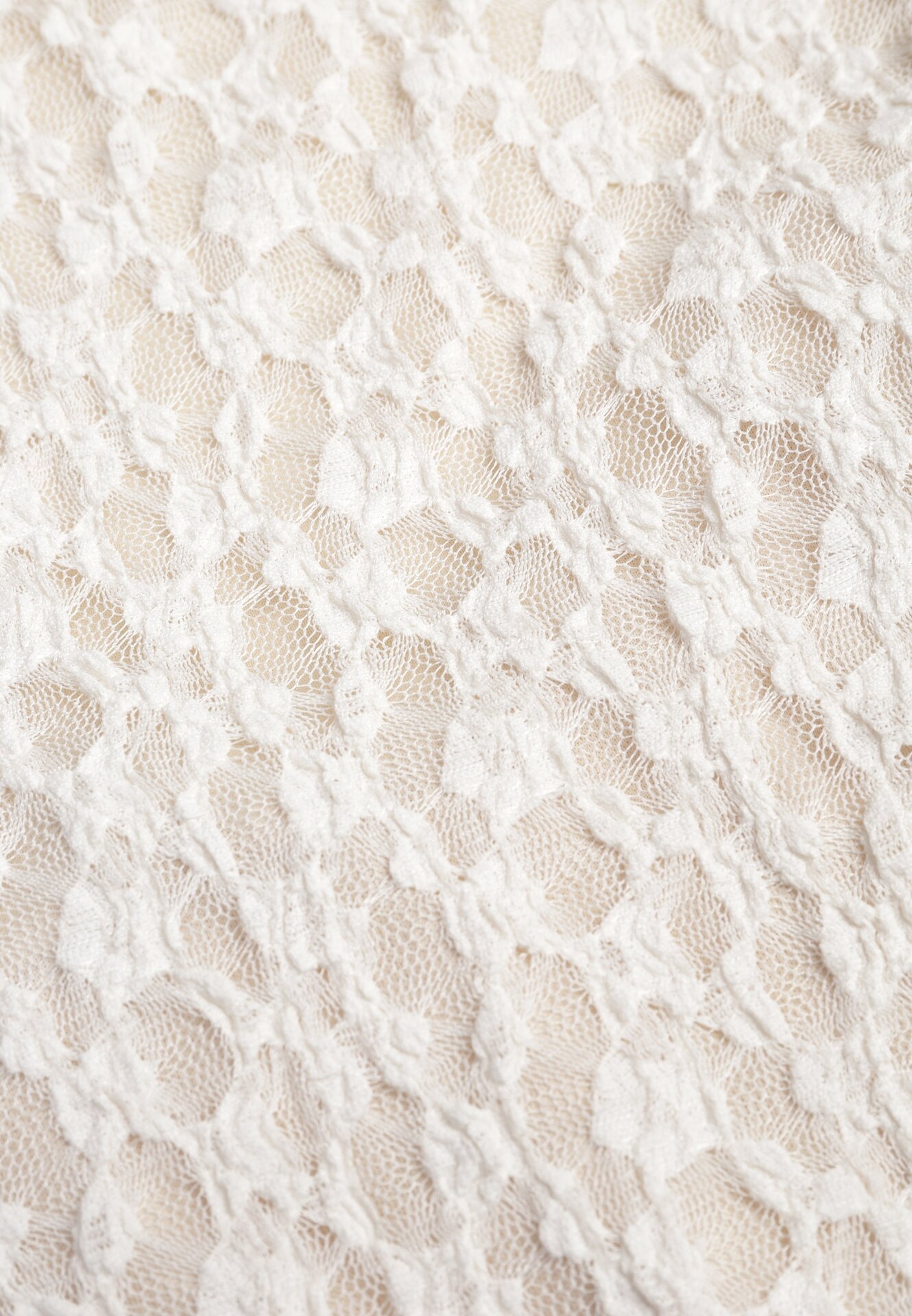 Biała Rozkloszowana Sukienka z Koronki z Wiązaniem i Odkrytymi Plecami Bernisa