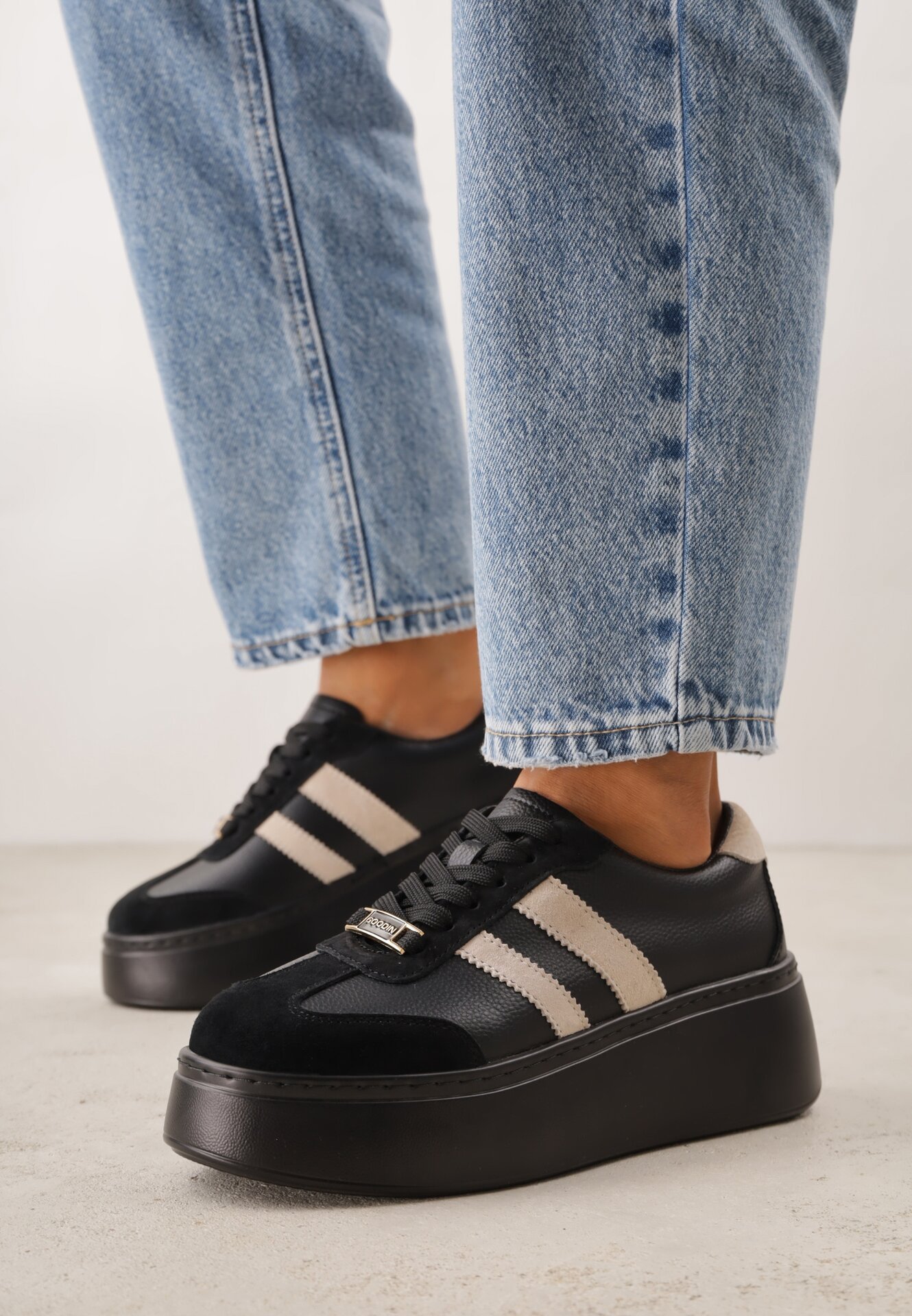 Sneakers Negri cu bej