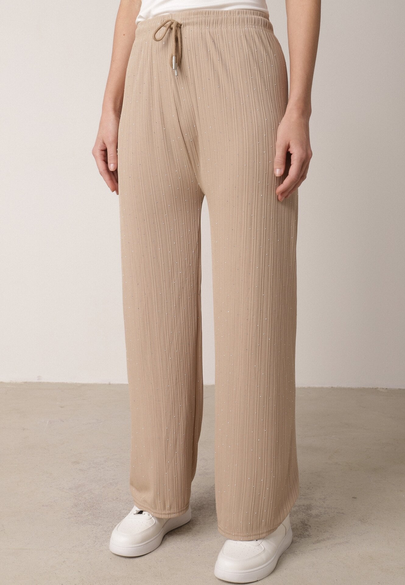 Beżowe Szerokie Spodnie z Bawełną Zdobione Cyrkoniami Azilene