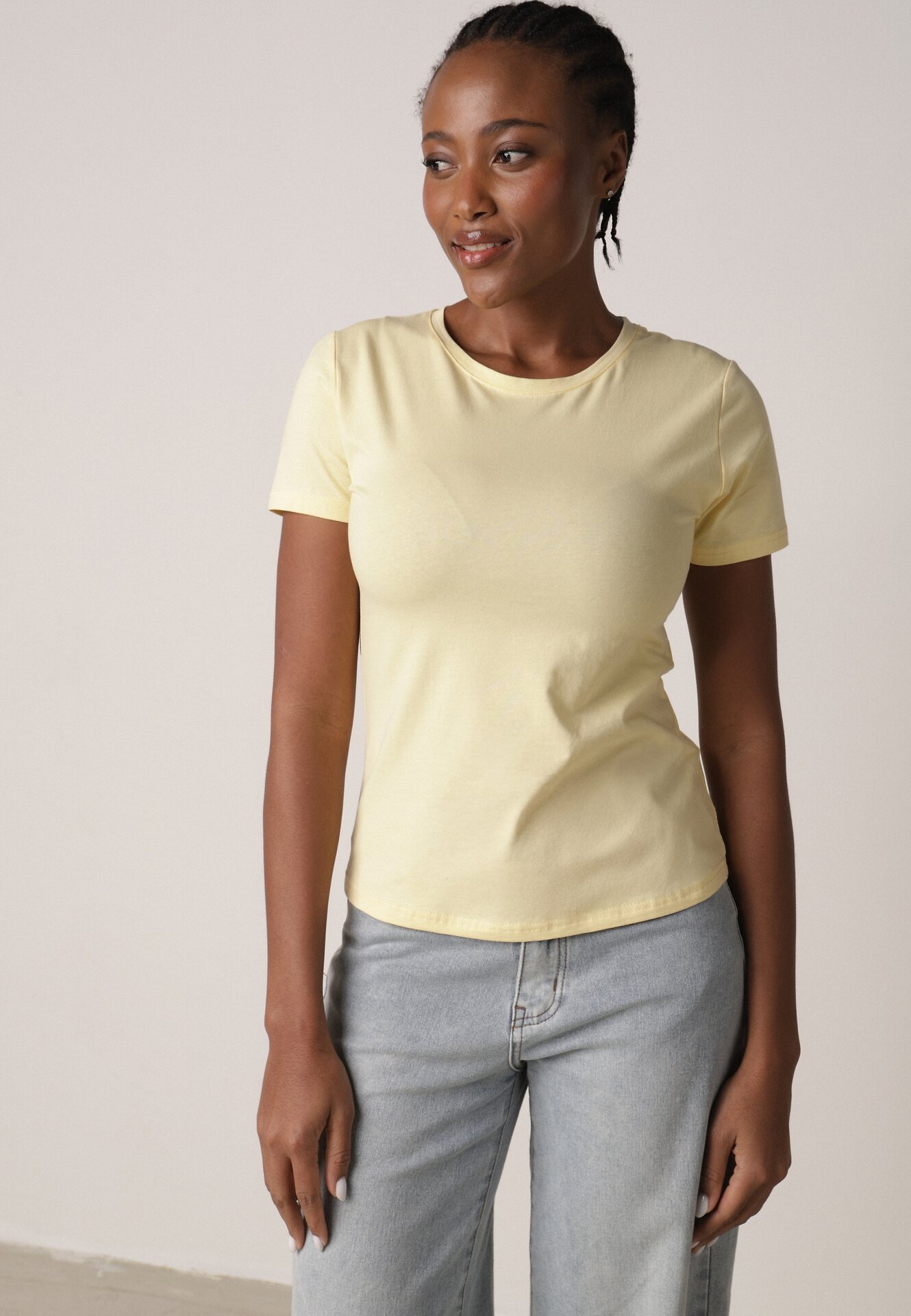 Żółty Bawełniany T-shirt w Klasycznym Stylu Nedila