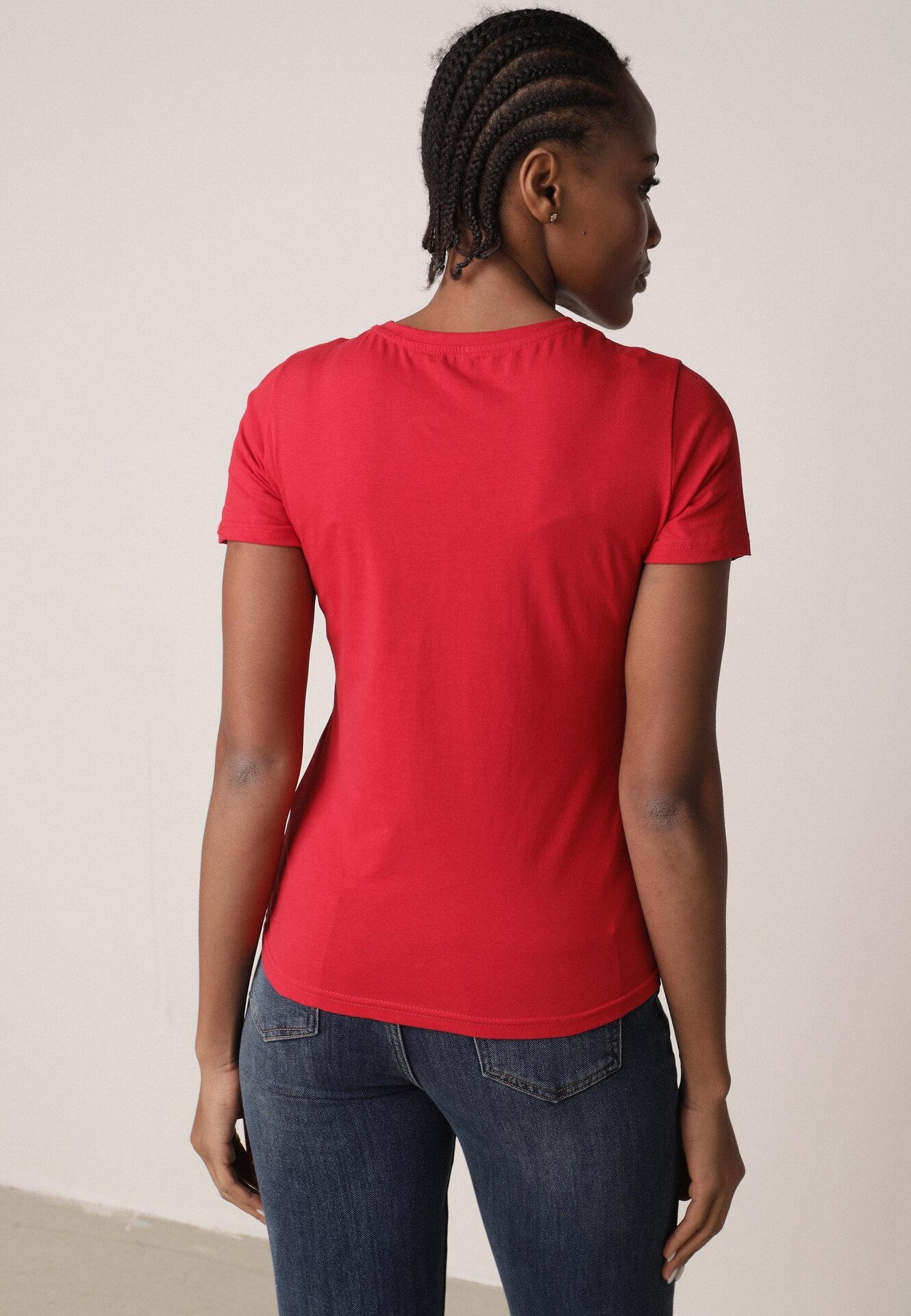 Czerwony Bawełniany T-shirt w Klasycznym Stylu Nedila