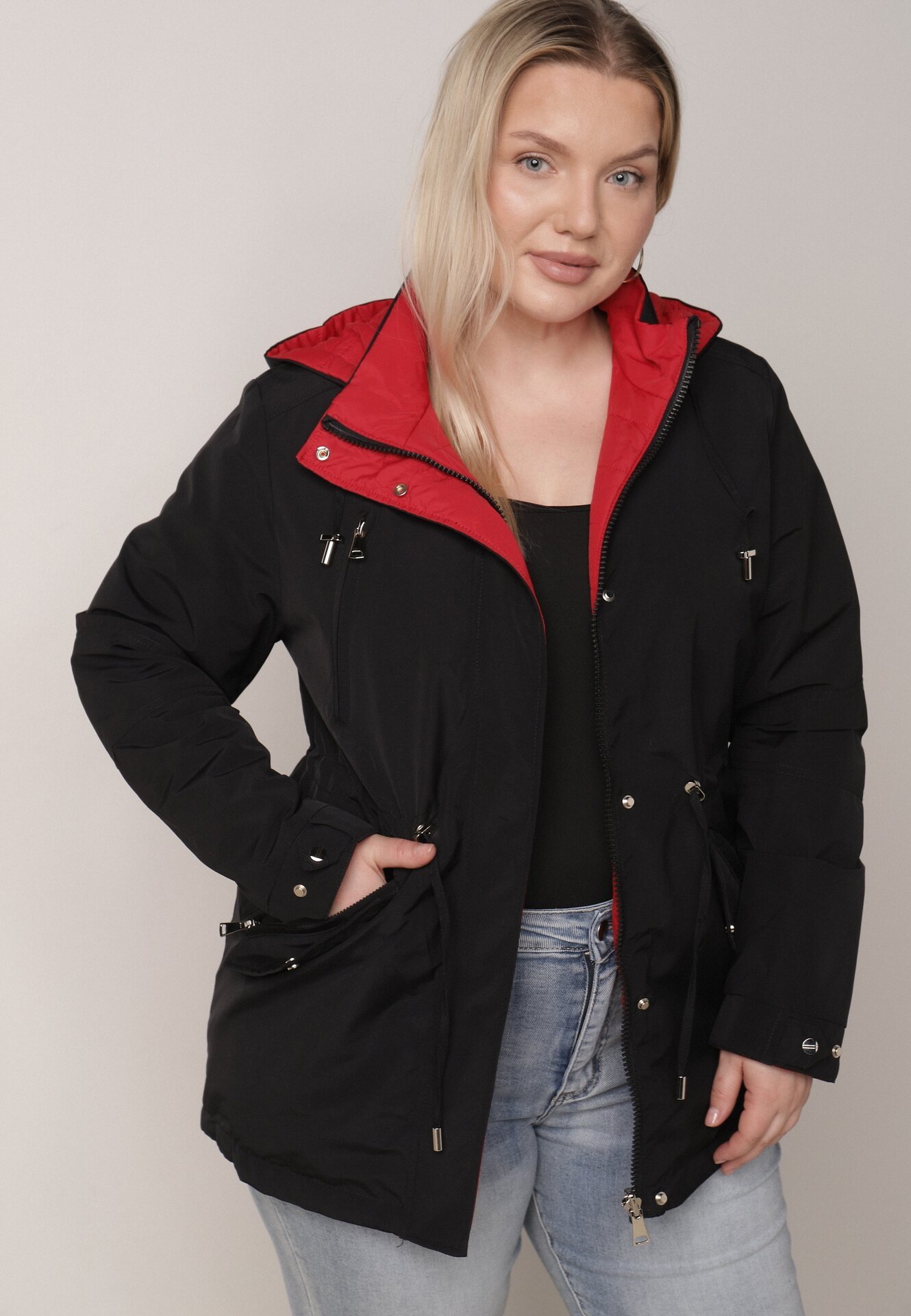 Geacă Neagră cu roșu