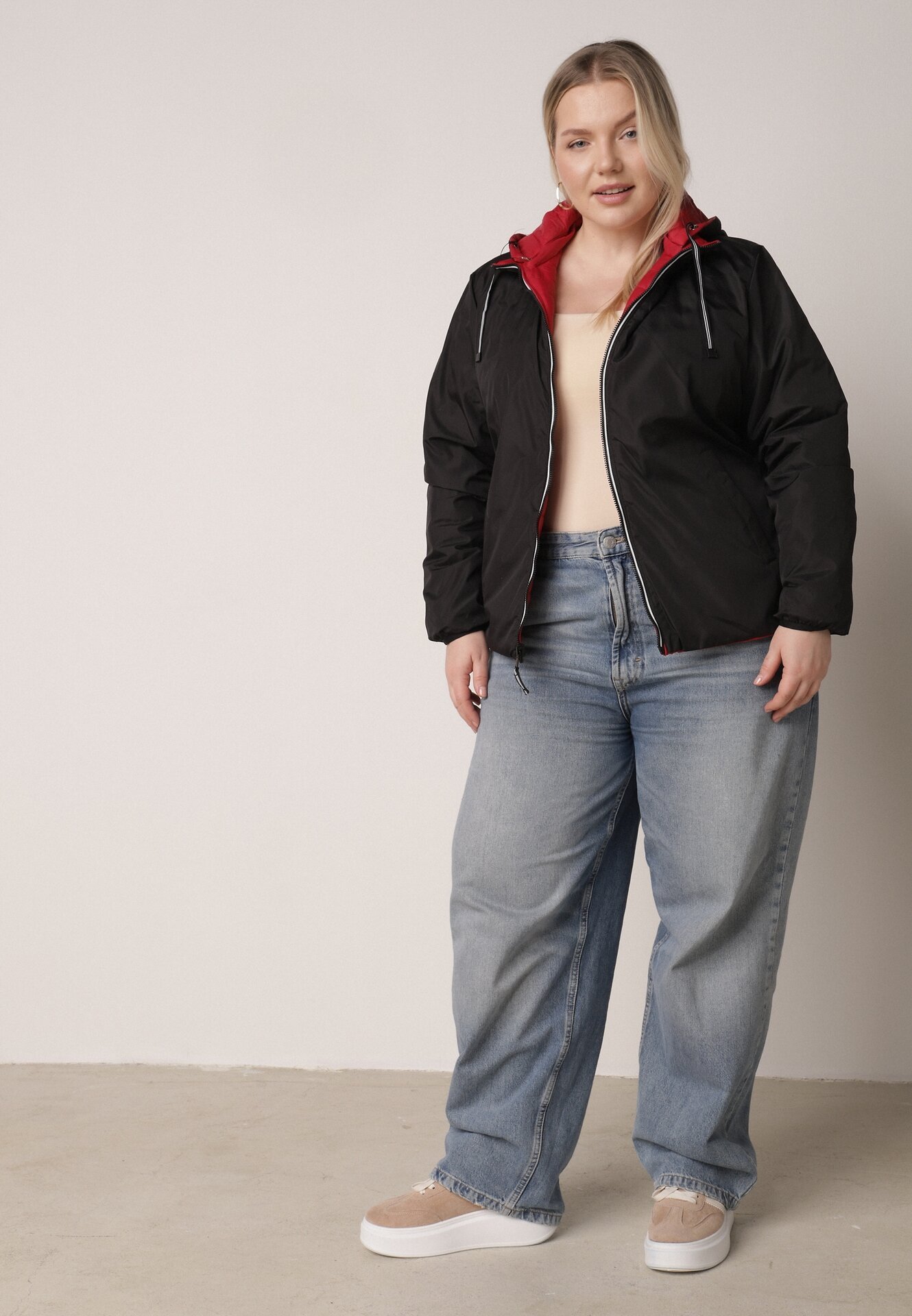 Geacă Roșie cu negru