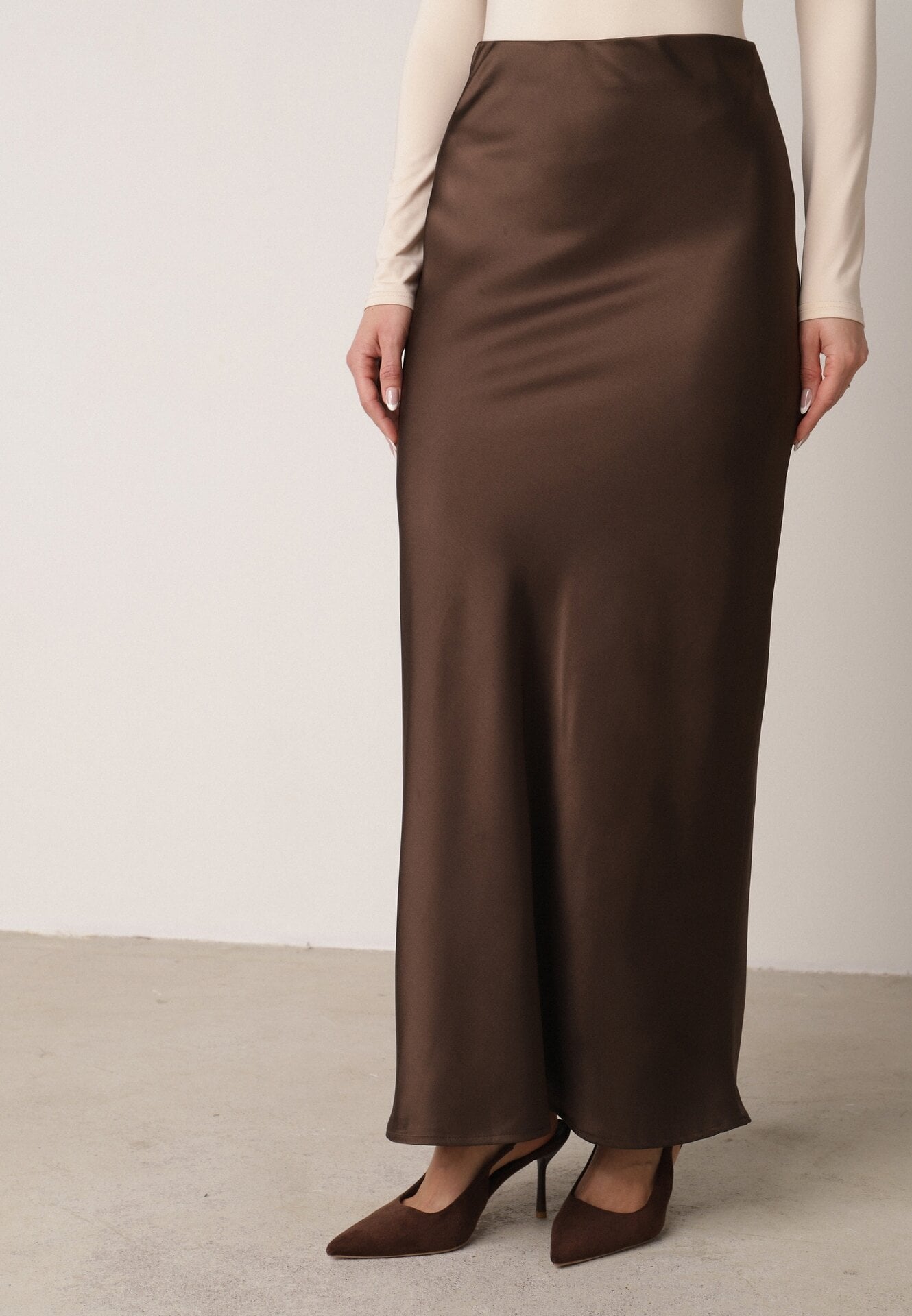 Brązowa Satynowa Spódnica Maxi Shapas