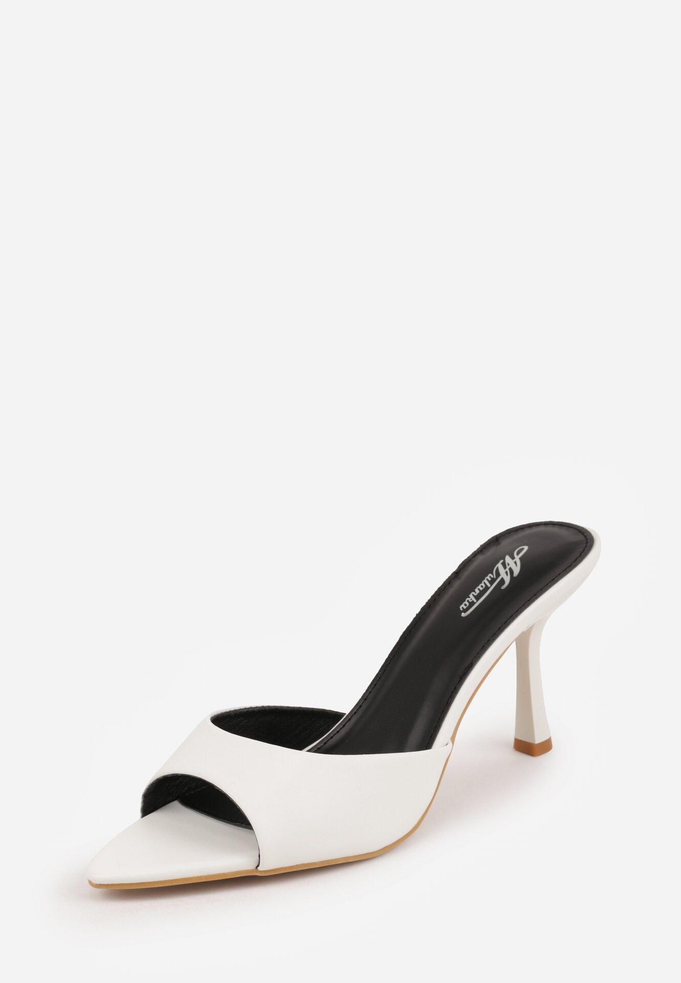 Białe Klapki na Szpilce z Otwartym Noskiem w Szpic Sewnessa