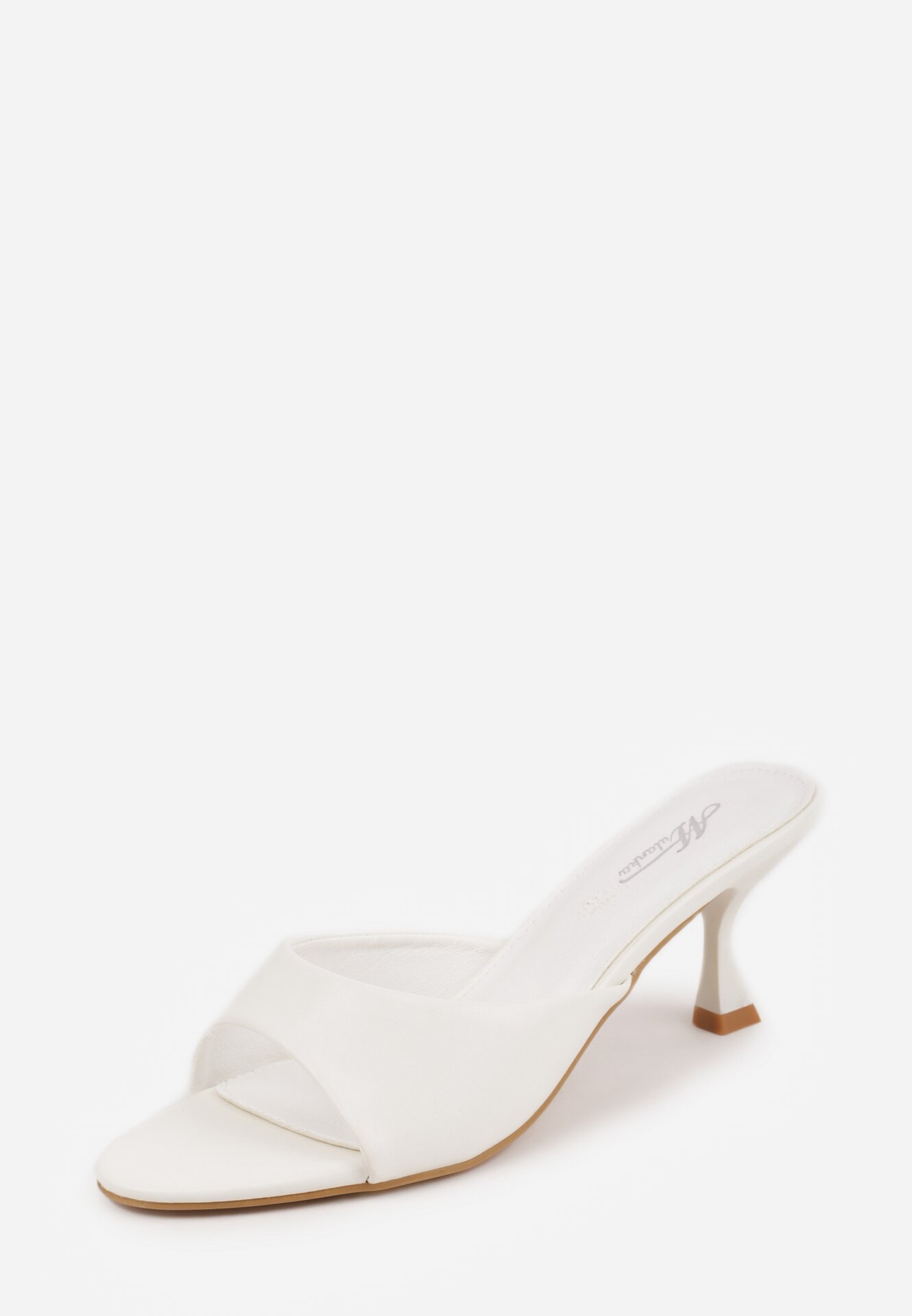 Białe Klapki na Niskiej Szpilce z Odkrytym Noskiem Cametea
