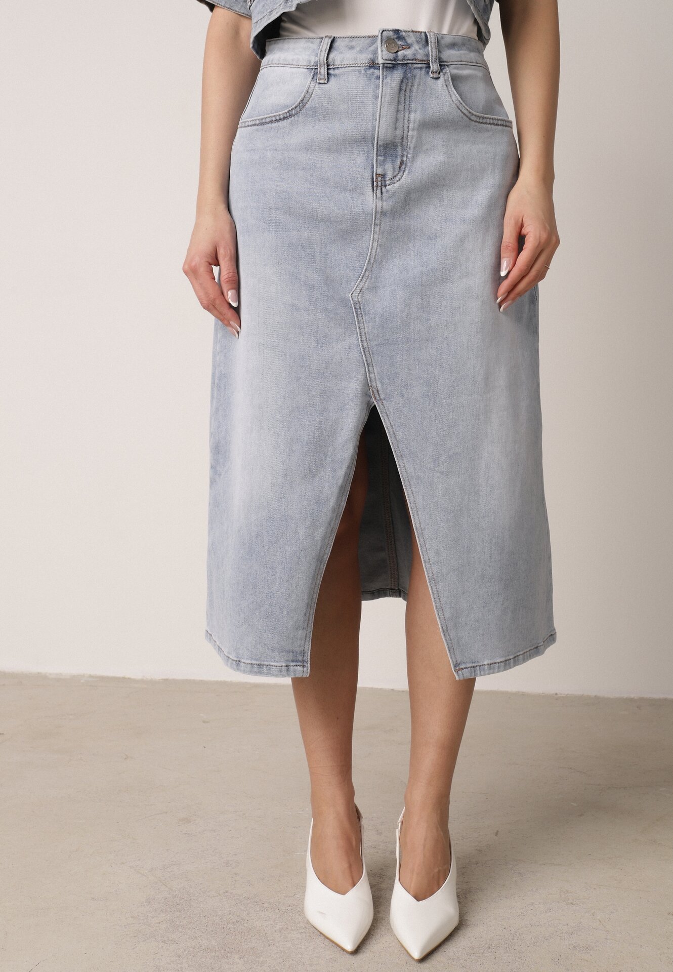 Niebieska Jeansowa Spódnica z Bawełną Wysokim Stanem i Rozcięciem z Przodu Cannate