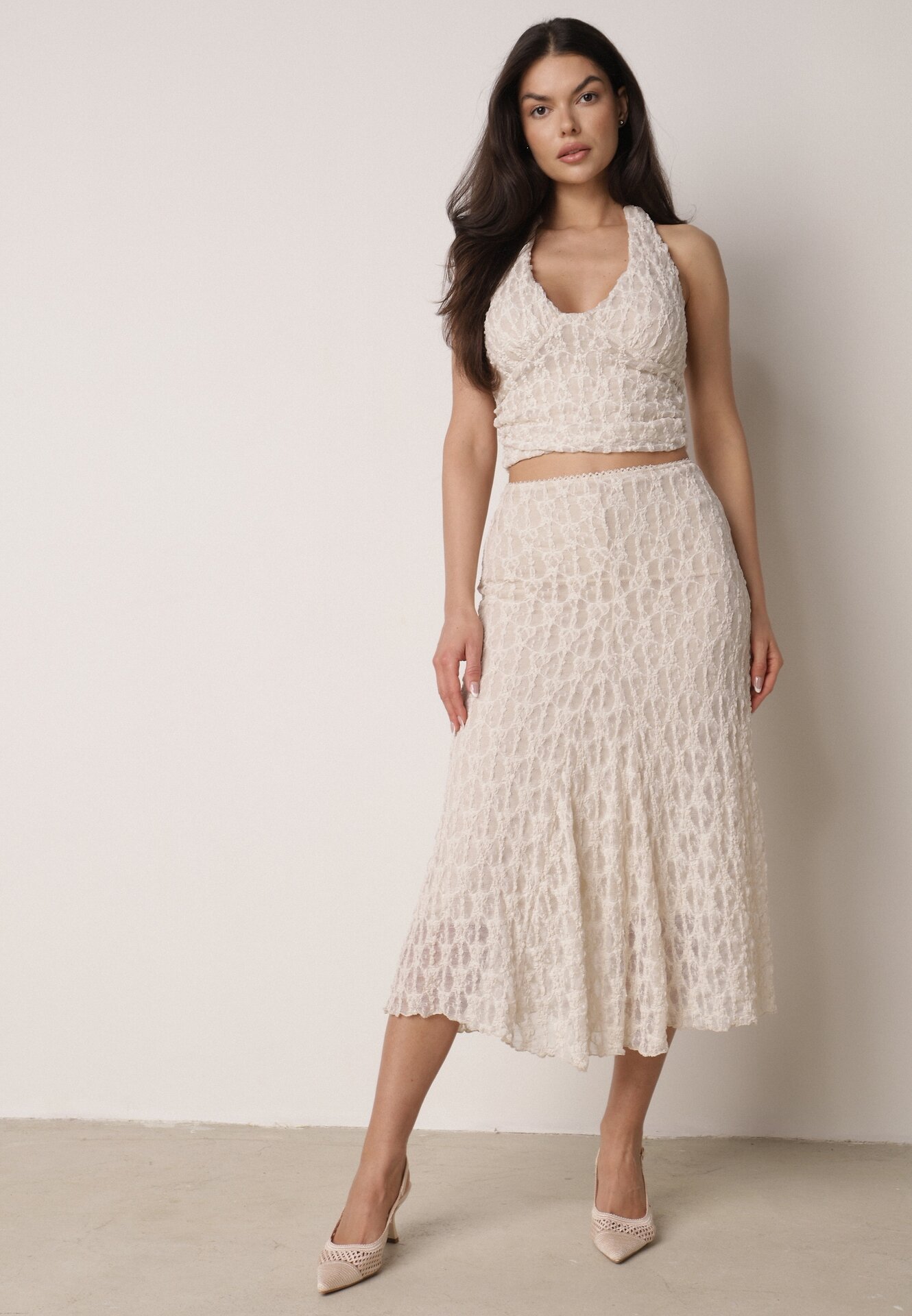 Beżowy Koronkowy Komplet Top Wiązany na Szyi i Spódnica Corinatea