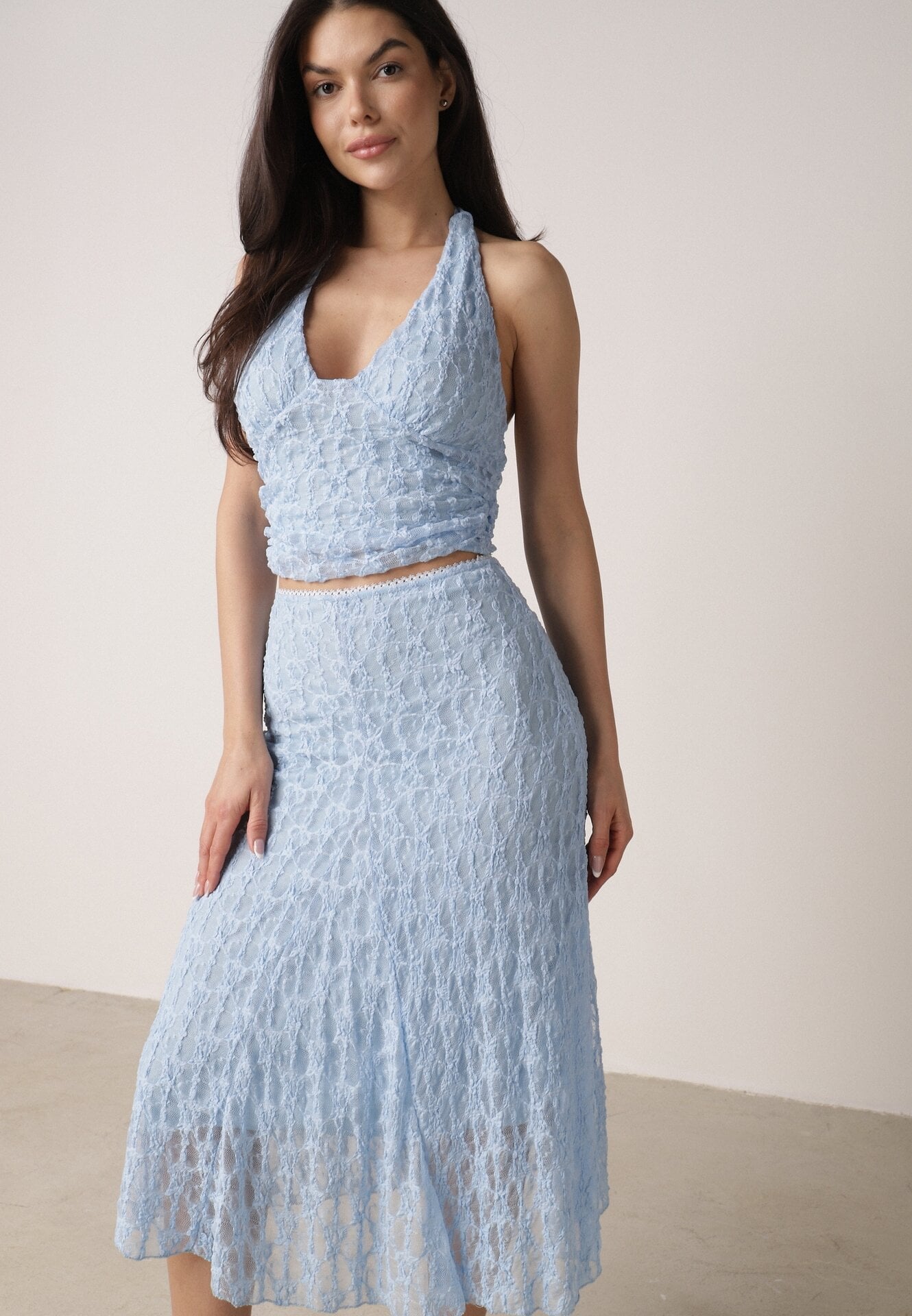 Niebieski Koronkowy Komplet Top Wiązany na Szyi i Spódnica Corinatea