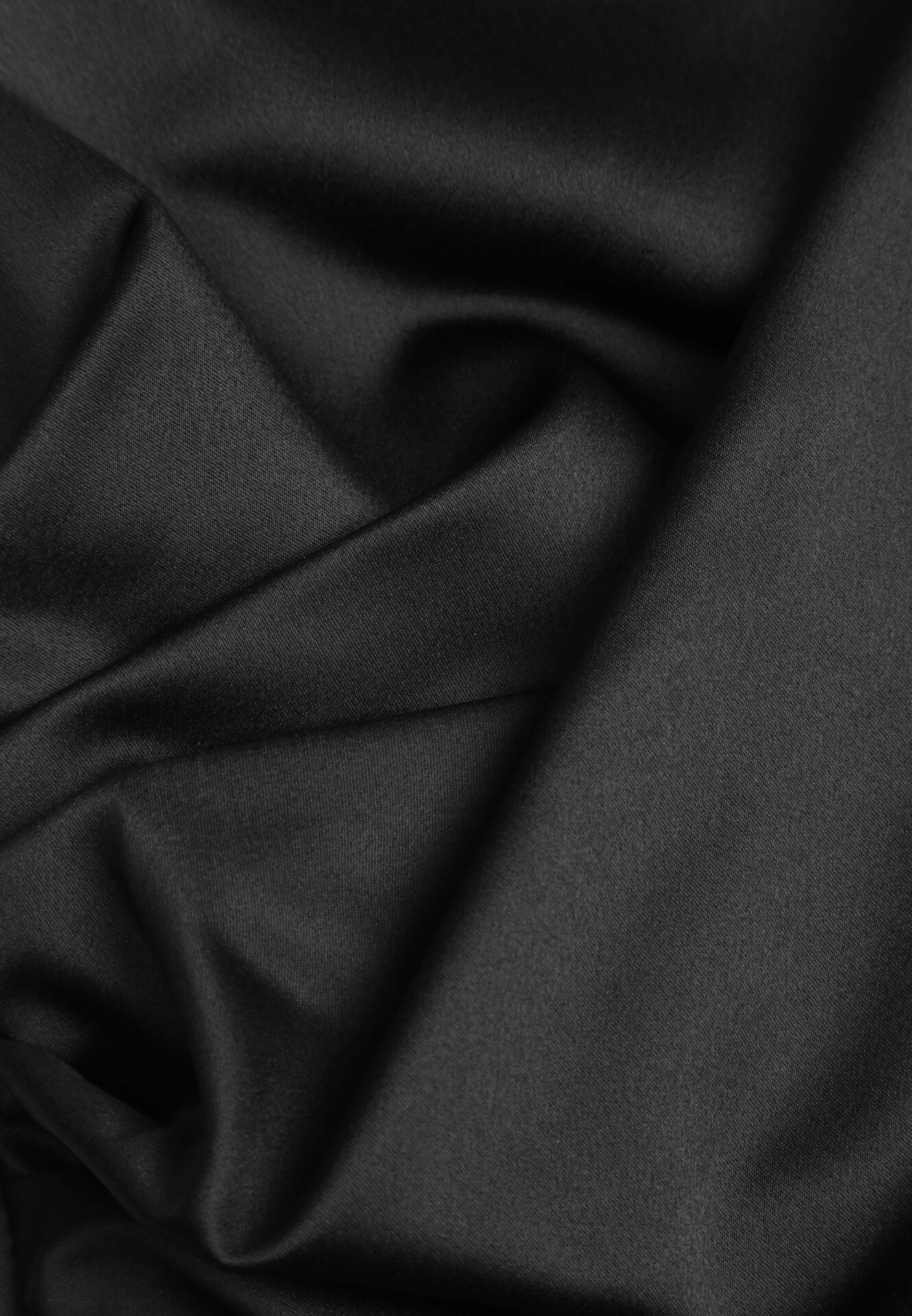 Czarna Satynowa Sukienka Wieczorowa na Jedno Ramię z Marszczeniem w Talii Cezalie