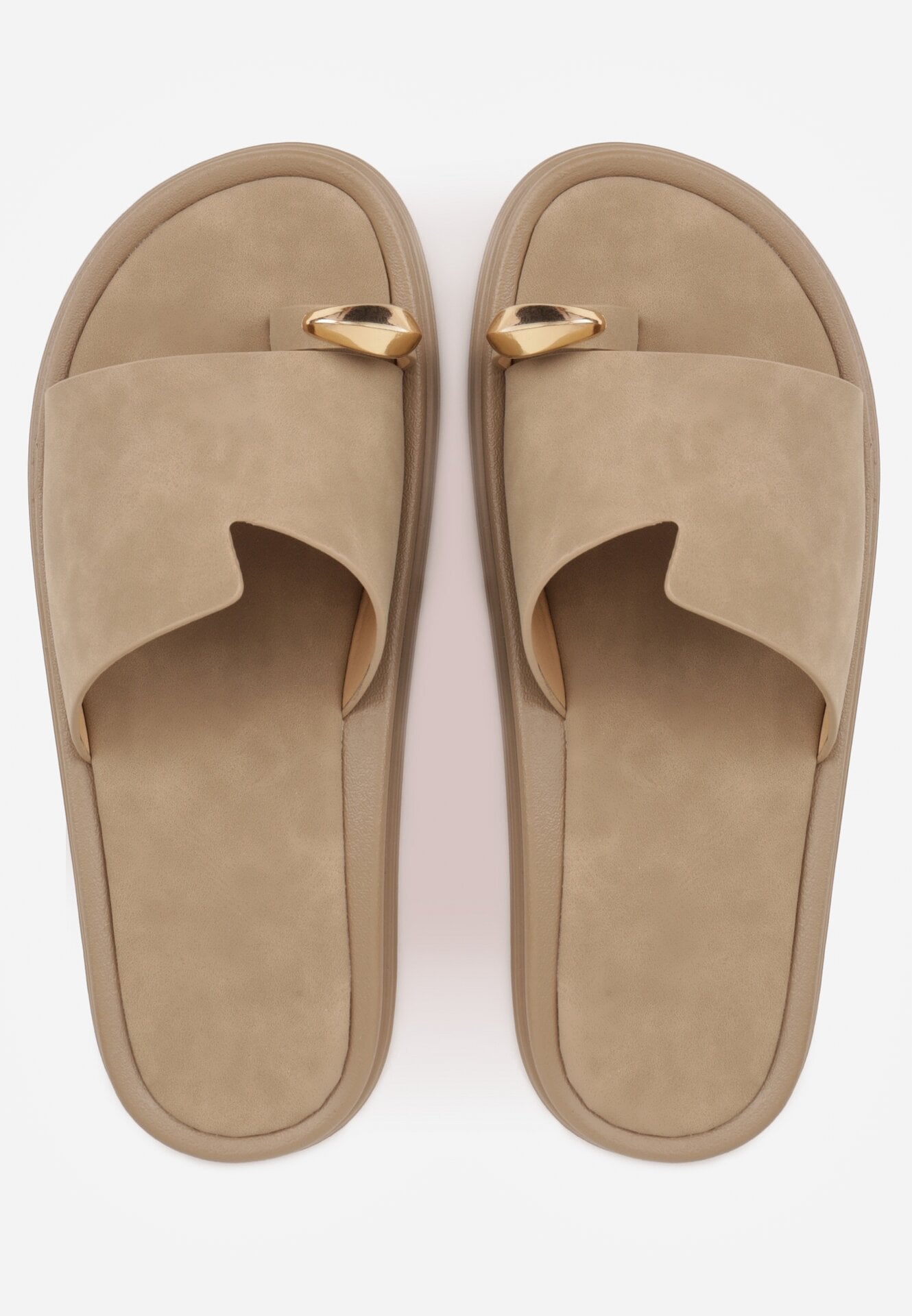 Ciemnobeżowe Klapki Typu Japonki z Metaliczną Ozdobą Samrina