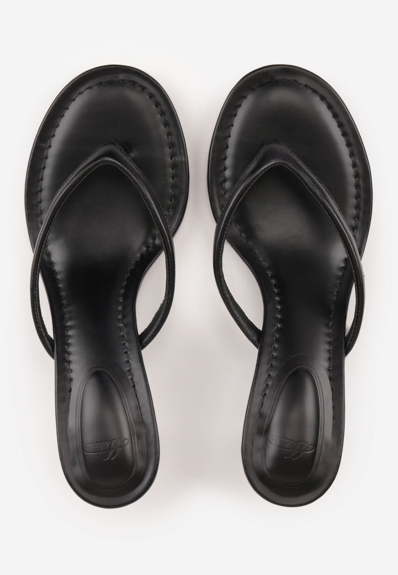 Czarne Klapki Japonki na Obcasie Typu Kaczuszka Livnara