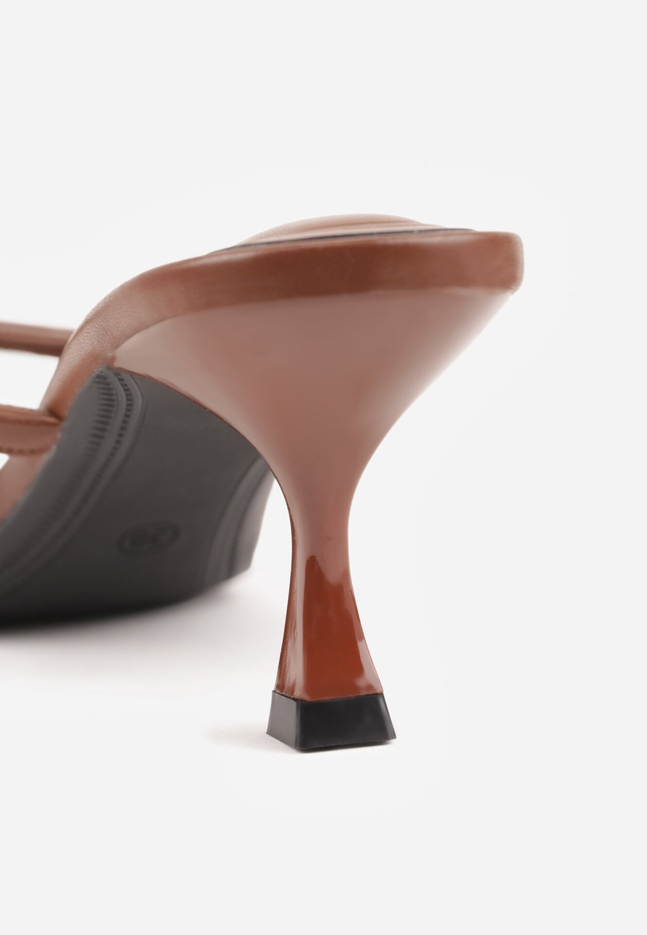 Brązowe Klapki Japonki na Obcasie Typu Kaczuszka Livnara