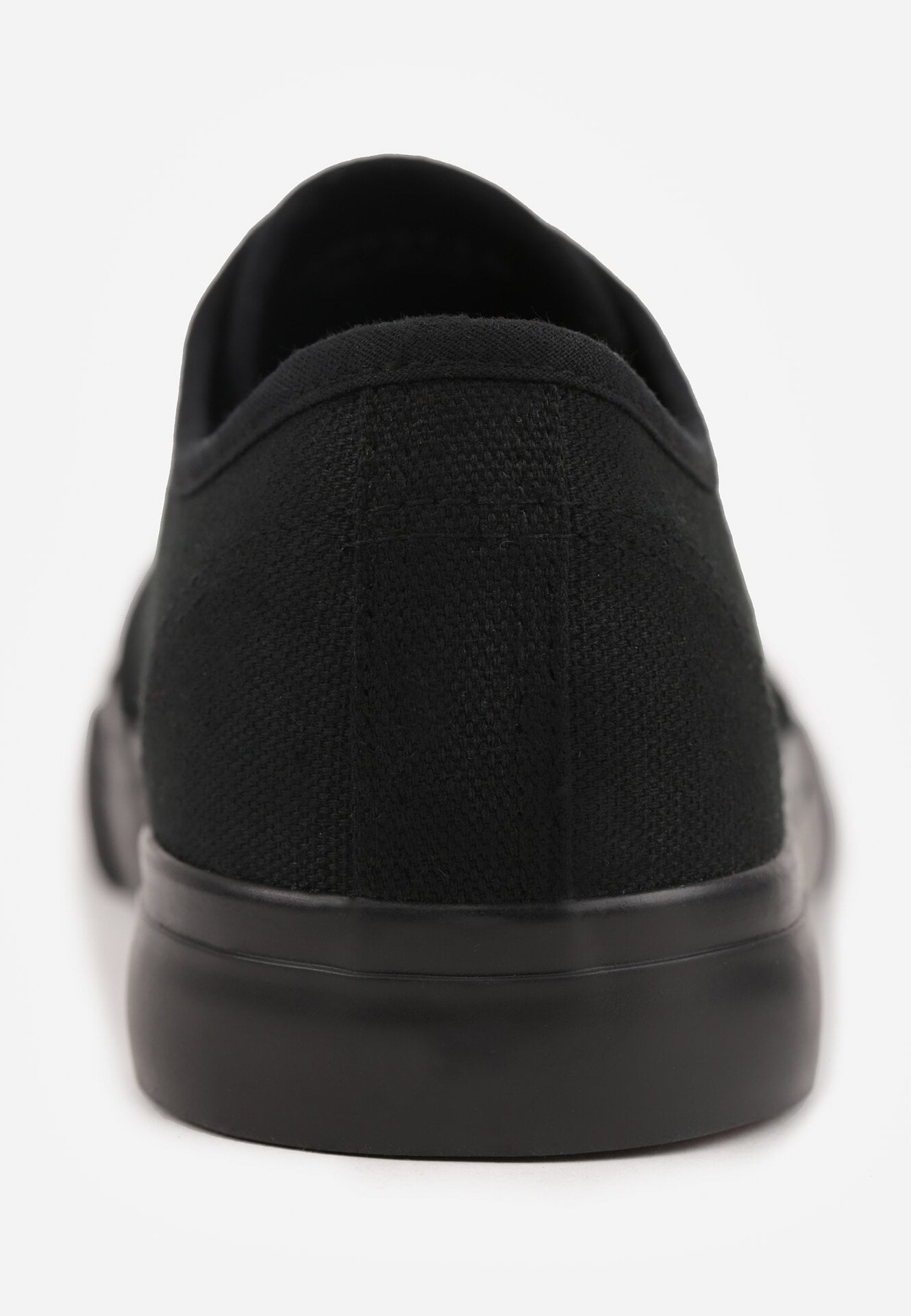 Teniși înalți Negri