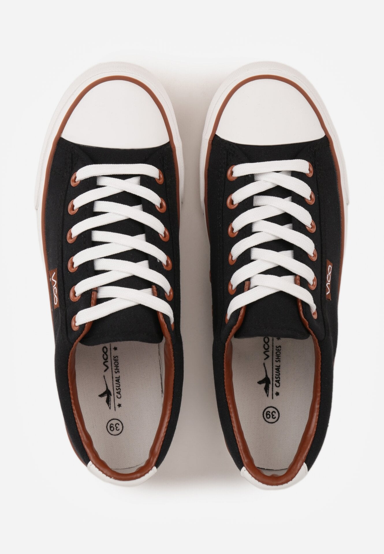 Teniși înalți Negri