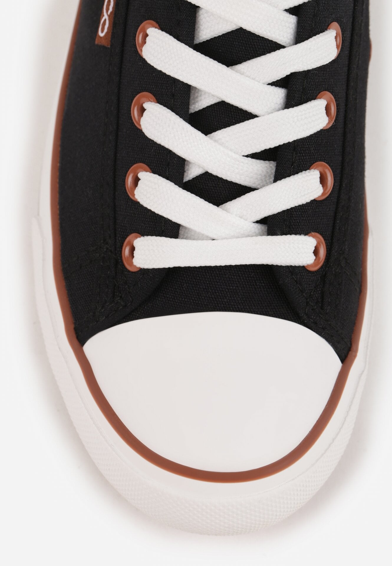 Teniși înalți Negri