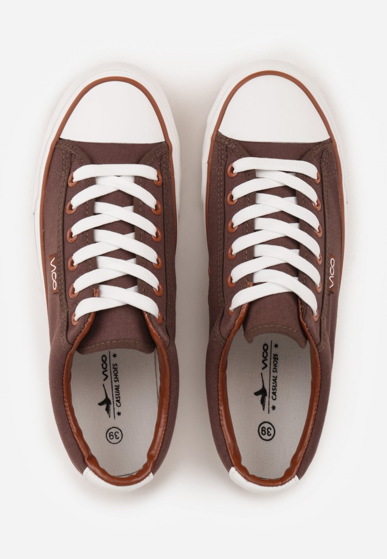 Teniși înalți Maro