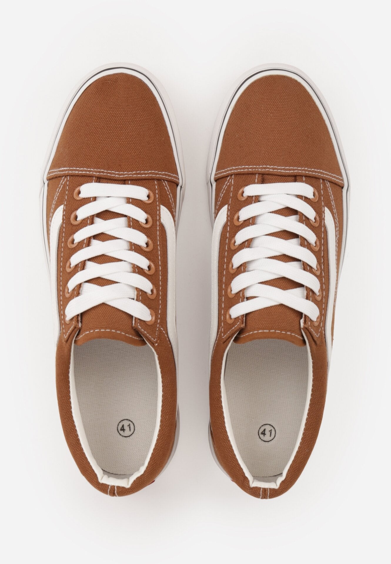 Teniși înalți Maro