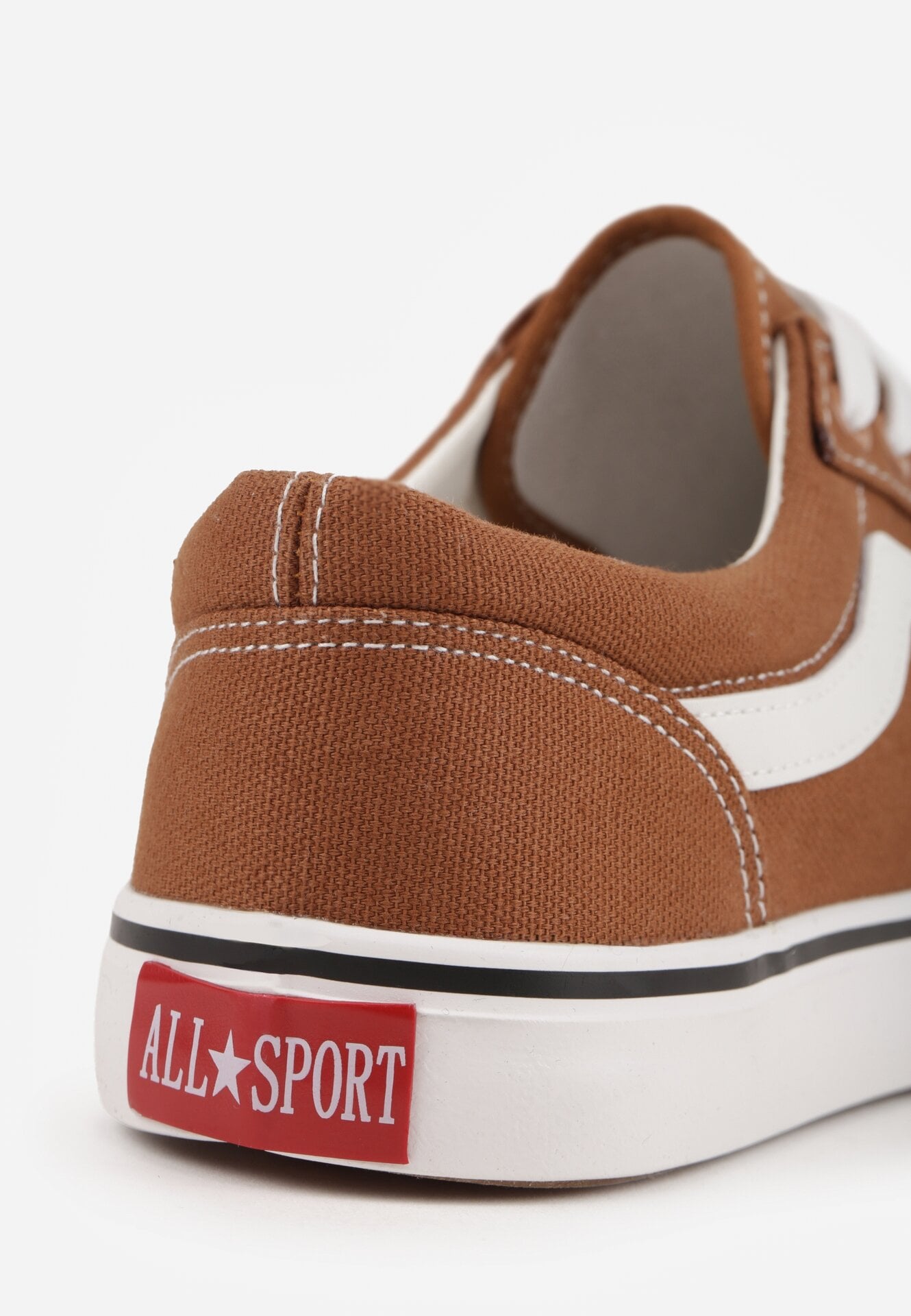 Teniși înalți Maro