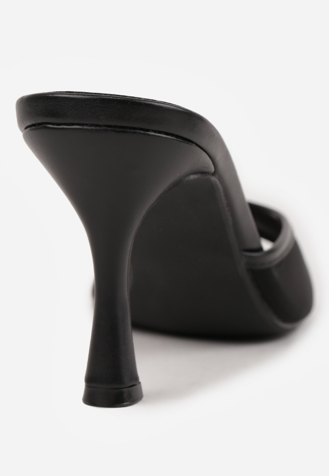 Czarne Klapki na Szpilce z Siateczkową Wyciętą Cholewką Laomesine