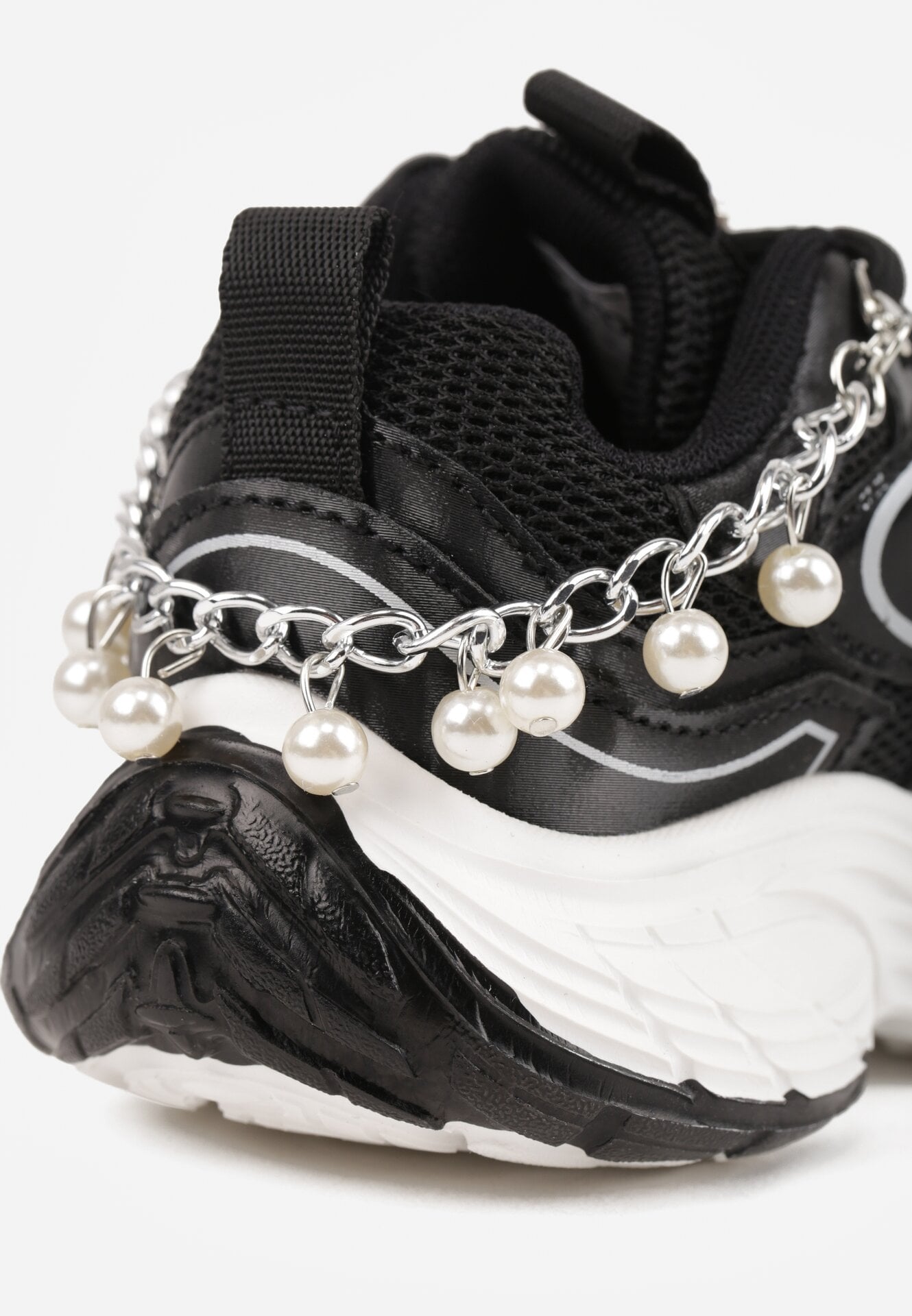 Czarne Buty Sportowe Sneakersy Chunky z Ozdobnym Łańcuszkiem z Perełkami Nephenilla
