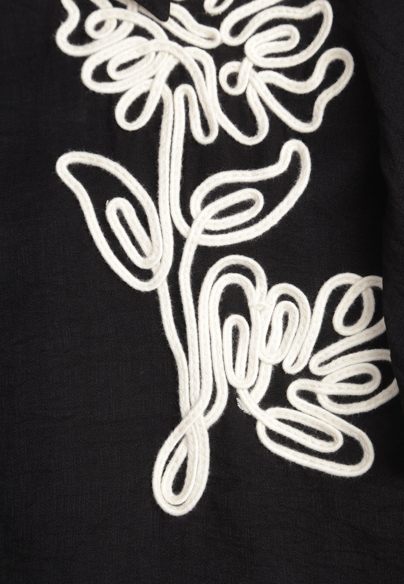 Czarna Wiszkowa Koszula Nietoperzowa z Regulowanymi Rękawami i Haftem Maryrenna