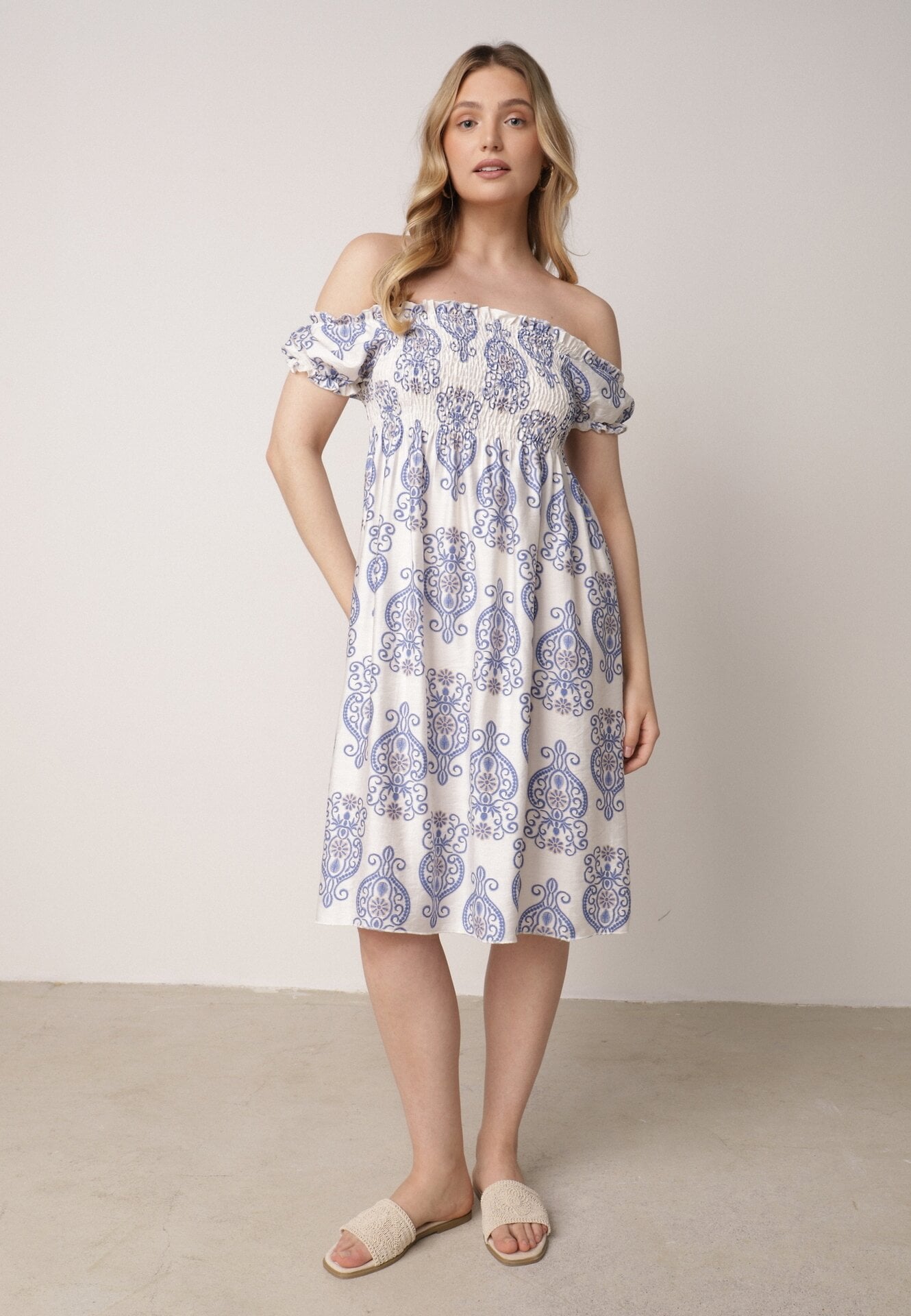 Niebieska Wiskozowa Sukienka Hiszpanka w Etniczny Wzór Hywen