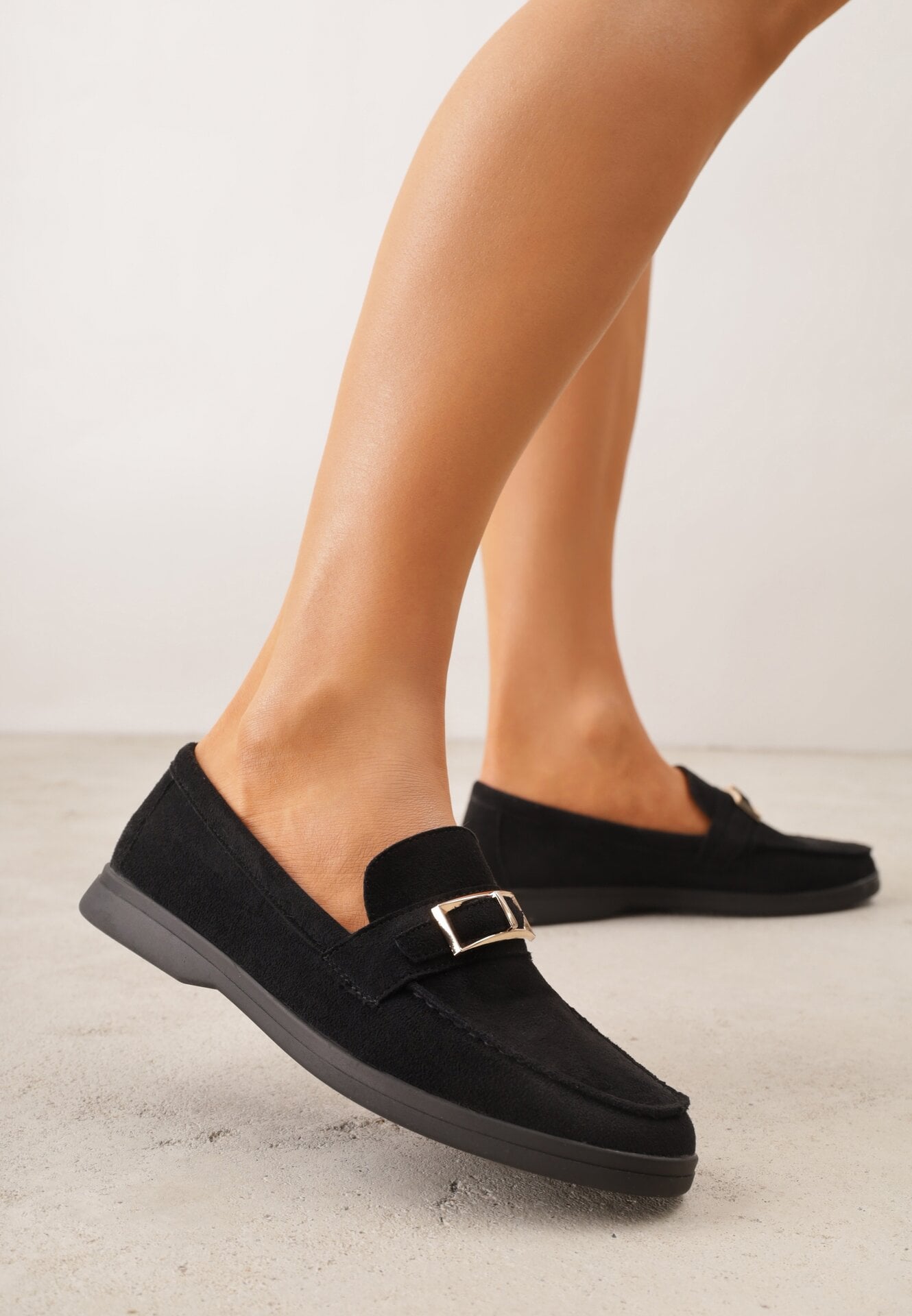 Czarne Mokasyny z Prostokątną Metaliczną Ozdobą Aeleorane