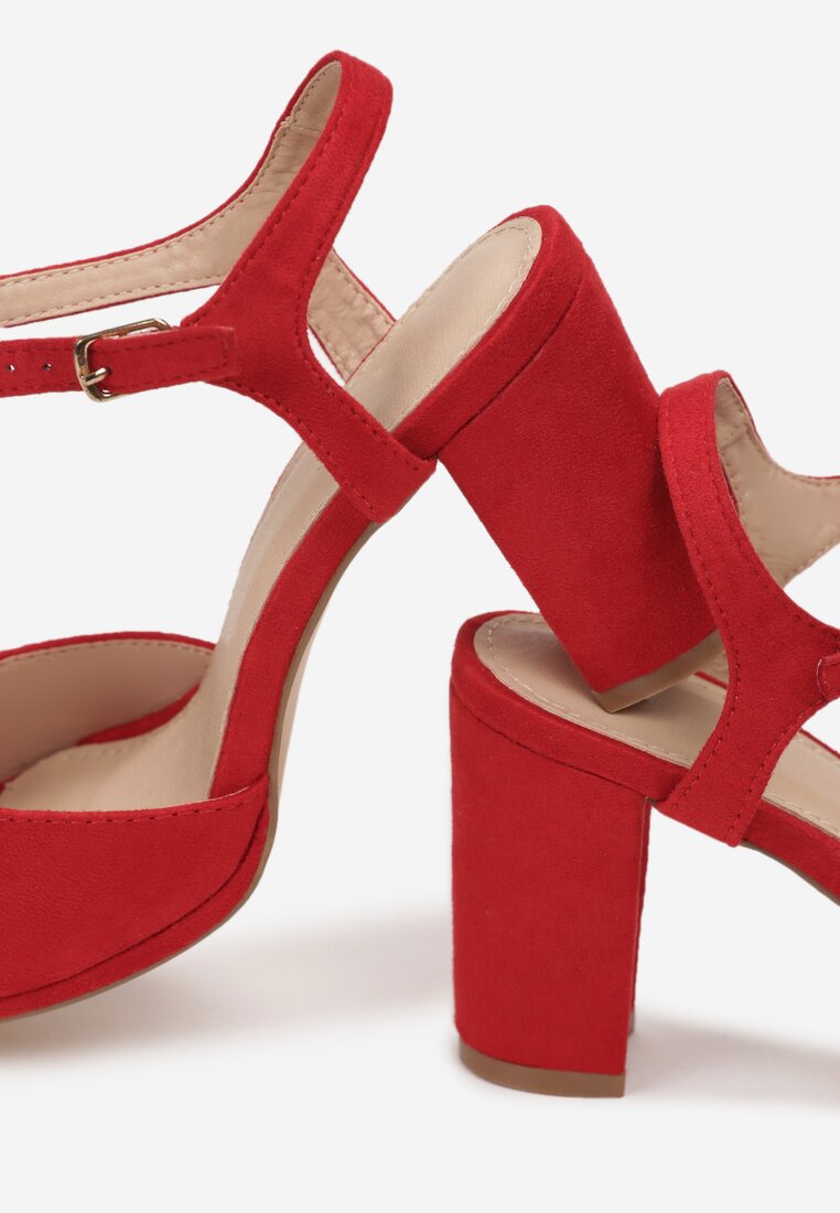 Czerwone Sandały Aezyla