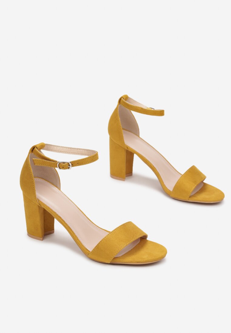 Żółte Sandały Paphiphe
