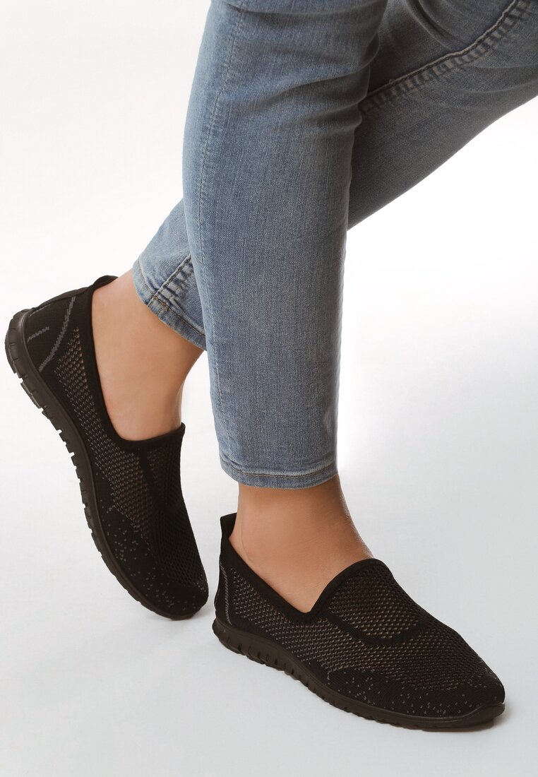 Czarne Slip On Rub In