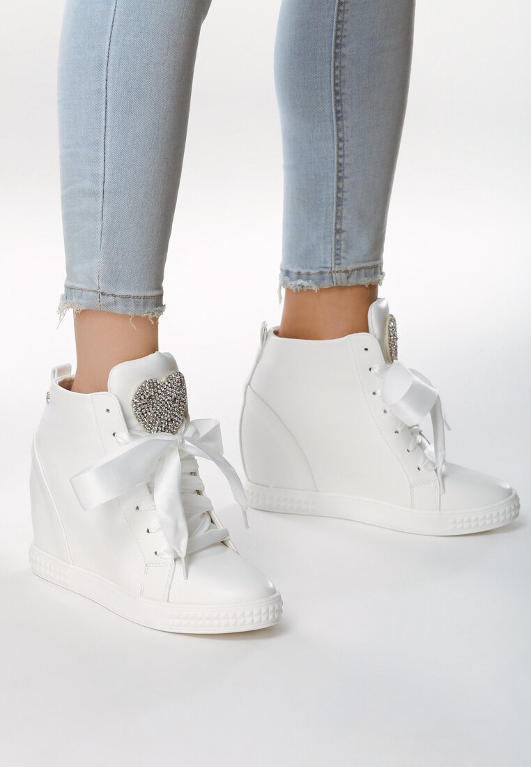 Białe Sneakersy Feminine