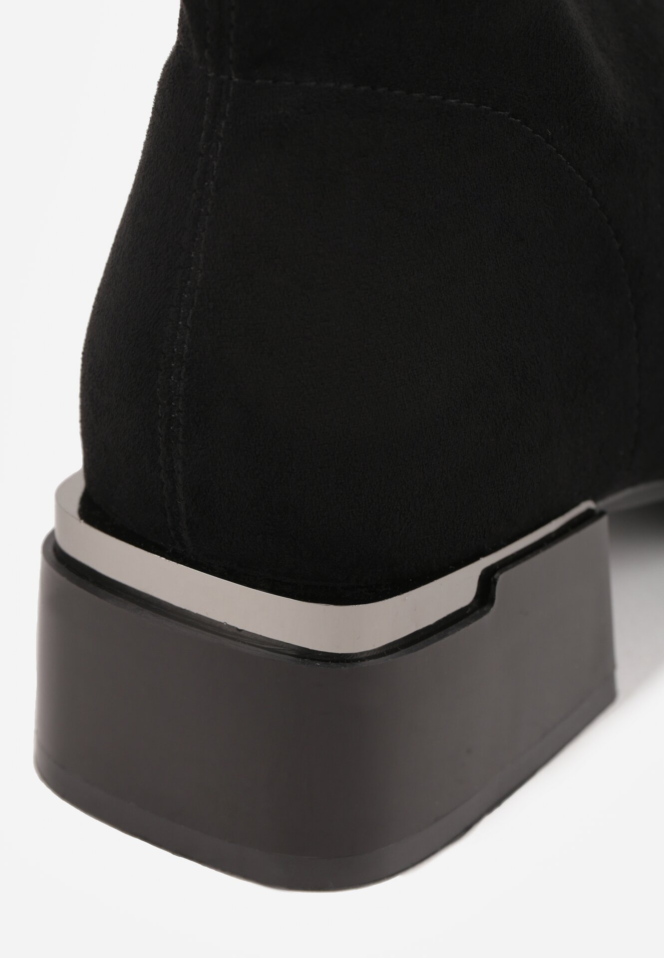 Czarne Botki na Obcasie z Metaliczną Wstawką Iriseia