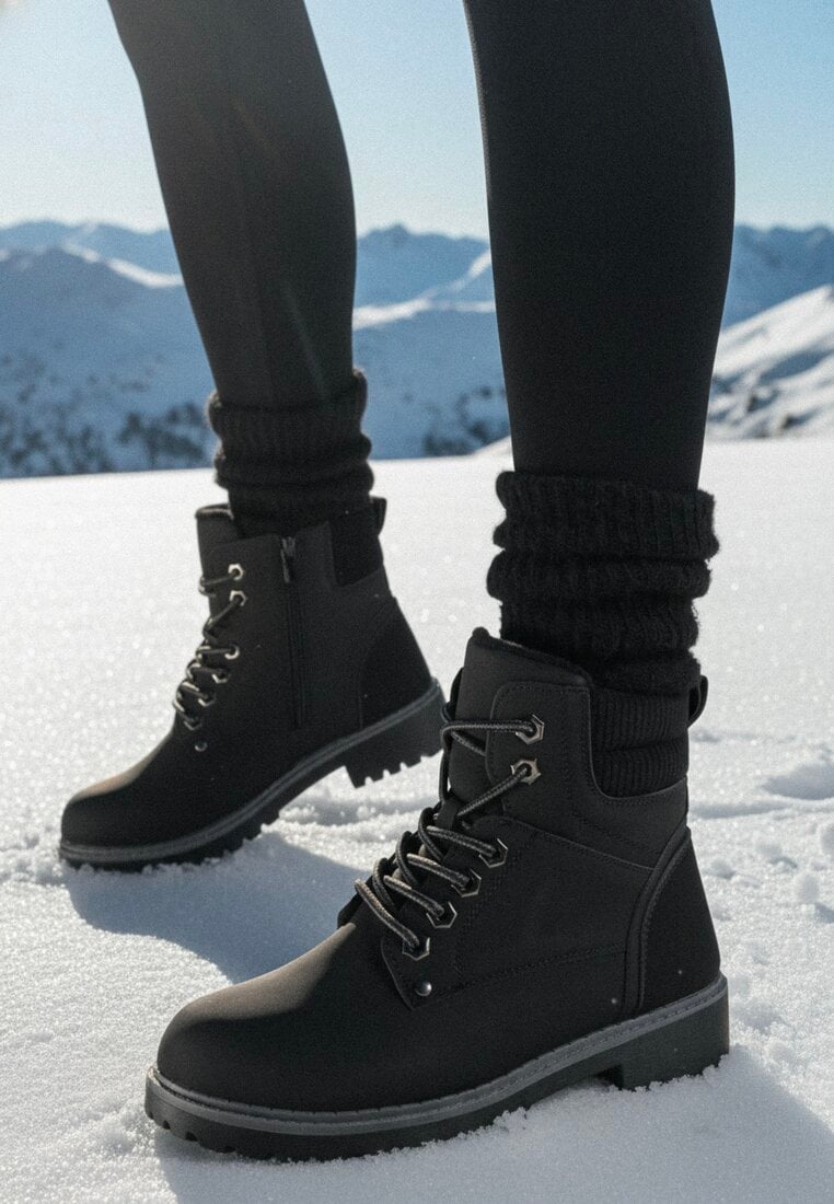 Czarne Płaskie Klasyczne Traperki ze Sznurowaniem Lobanne