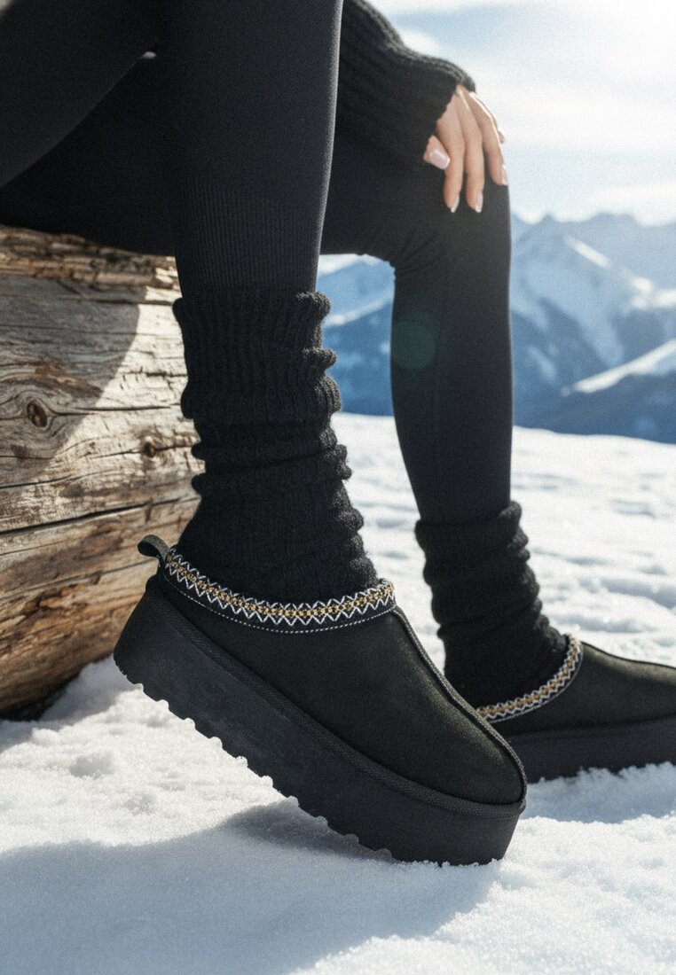 Czarne Śniegowce na Grubej Podeszwie z Niską Cholewką Lotitha