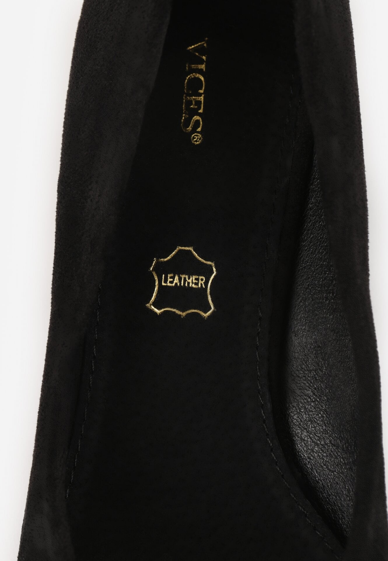 Czarne Czółenka Vices z Ozdobnymi Metalicznymi Wstawkami i Skórzaną Wkładką Innathoria