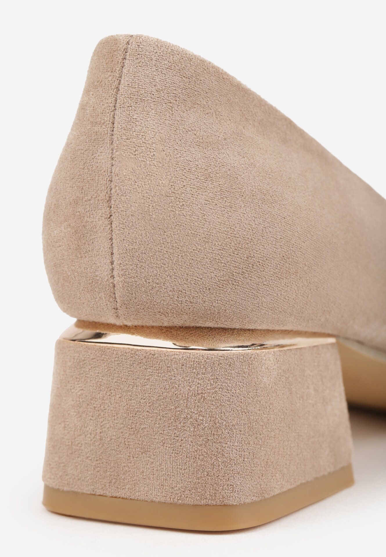 Ciemnobeżowe Czółenka Vices z Ozdobnymi Metalicznymi Wstawkami i Skórzaną Wkładką Innathoria