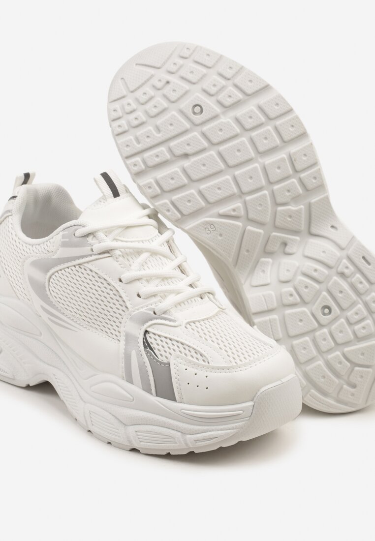 Białe Sneakersy Vices na Grubej Podeszwie z Tłoczeniami Nativine