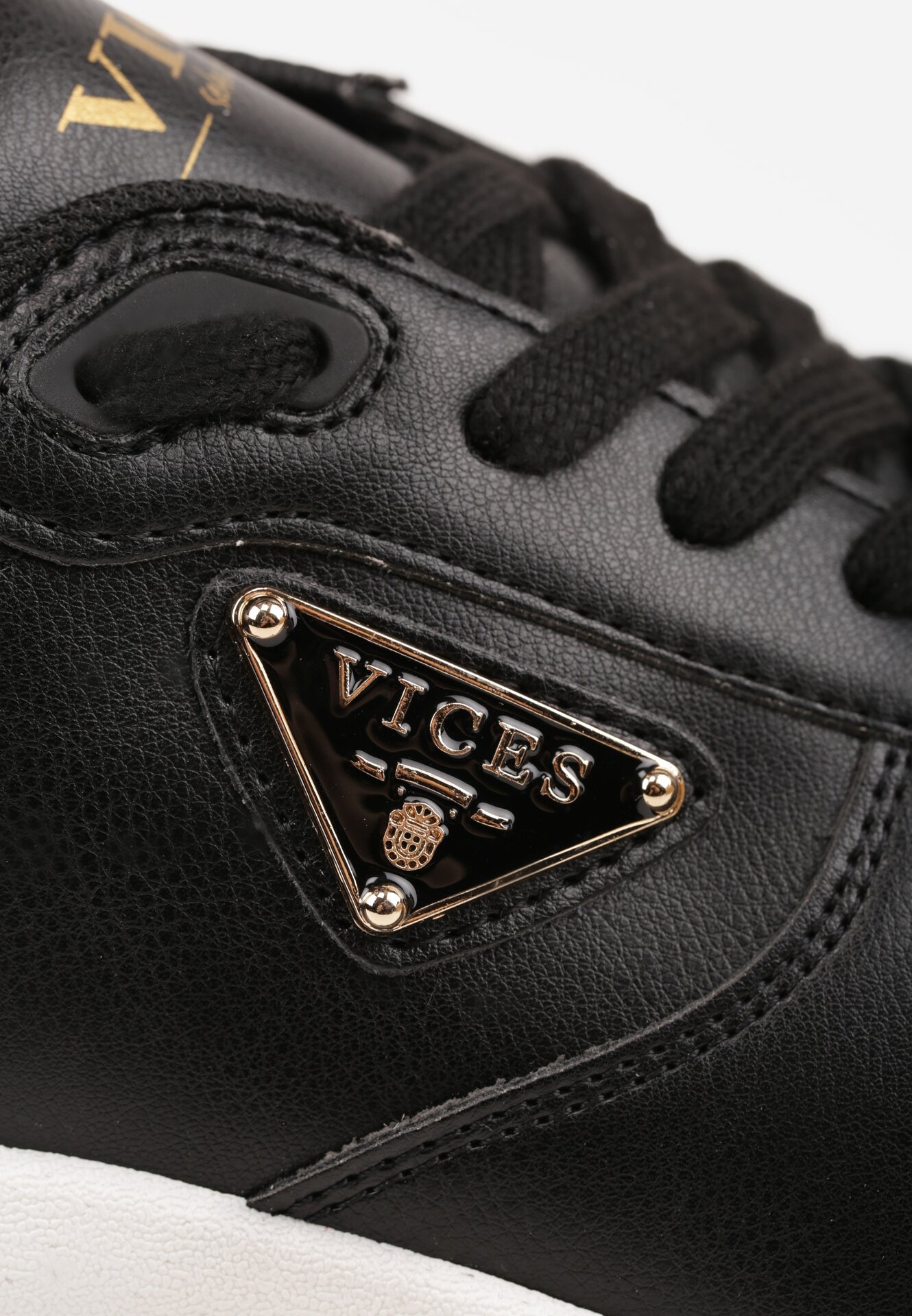 Czarne Sneakersy Vices na Grubej Podeszwie z Metaliczną Ozdobą Nelastra