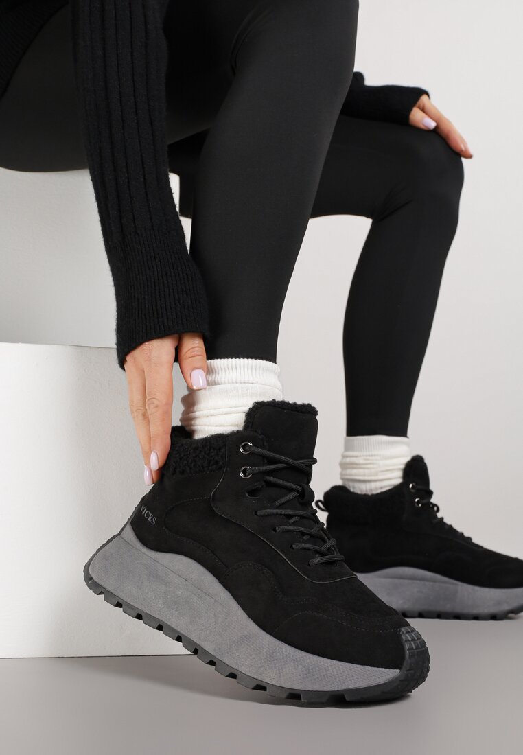 Czarne Sneakersy Śniegowce Vices na Grubej Podeszwie Ozdobione Futerkiem i Napisem Nelinena