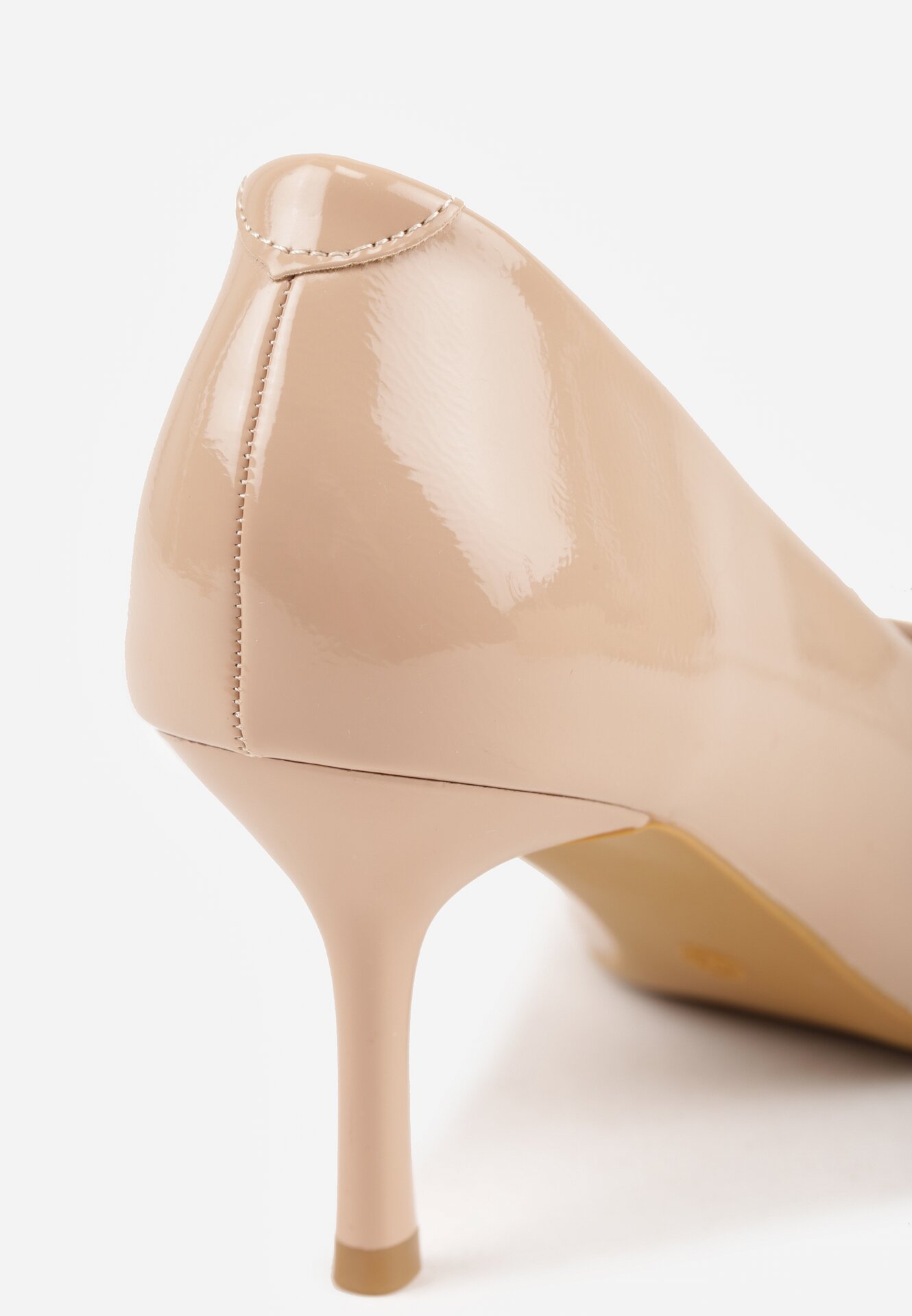 Ciemnobeżowe Szpilki Vices z Cyrkoniową Aplikacją Niraselle