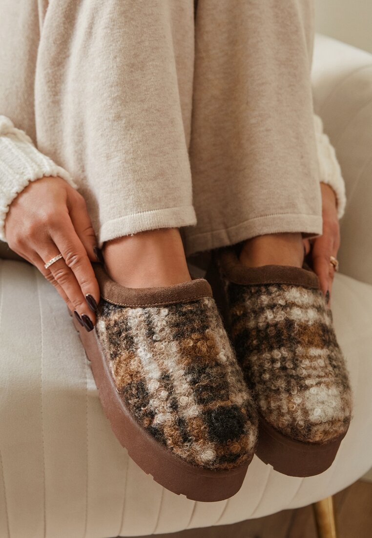 Brązowe Śniegowce na Grubej Podeszwie z Niską Cholewką w Kratę Clavera