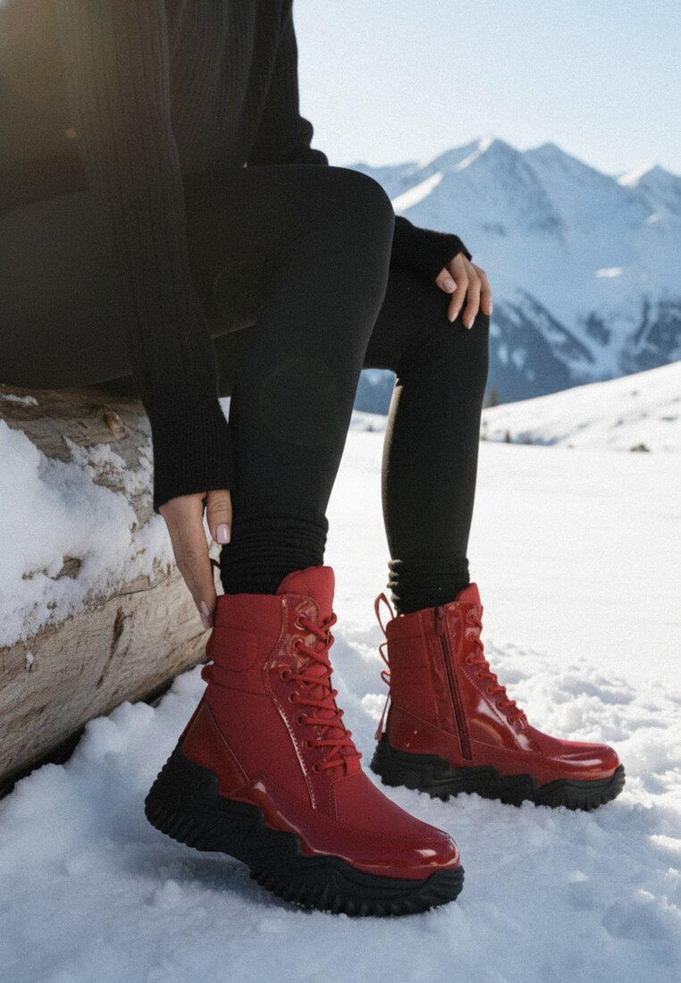 Czerwone Sznurowane Śniegowce VICES z Lakierowanymi Wstawkami i Tłoczeniami Reisanna