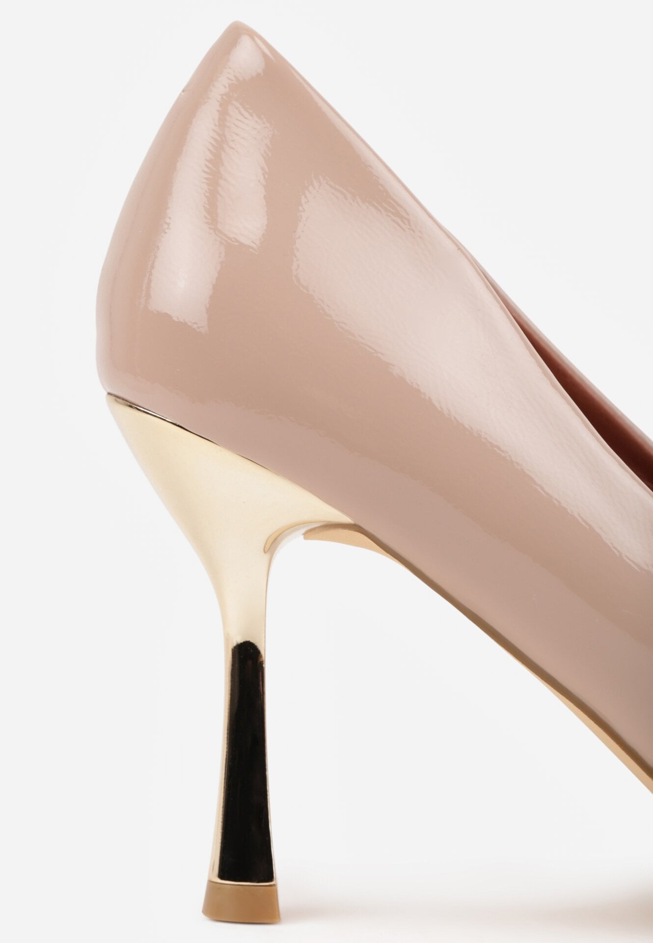 Beżowe Lakierowane Szpilki Vices ze Skórzaną Wkładką i Metaliczną Wstawką Fallenisse